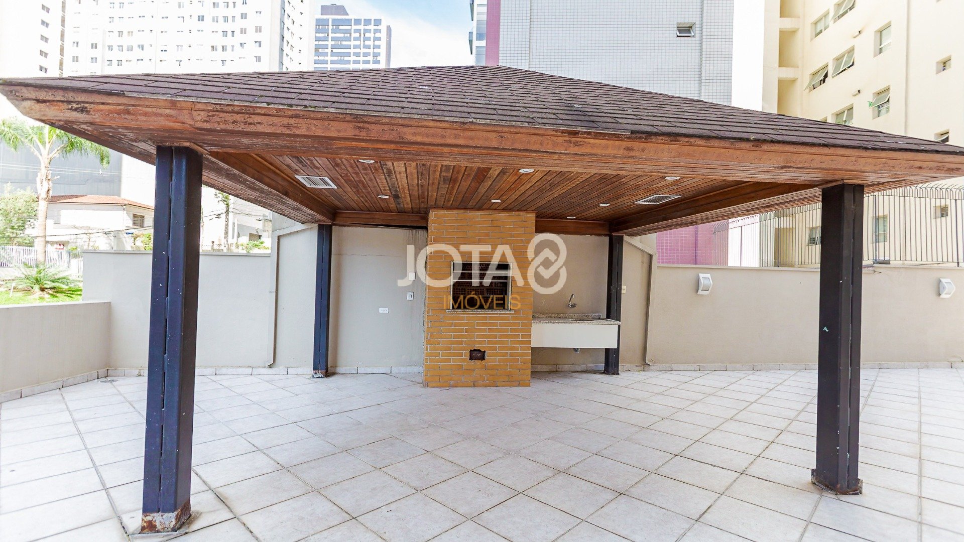 APARTAMENTO ANDAR ALTO E VISTA DEFINIDA