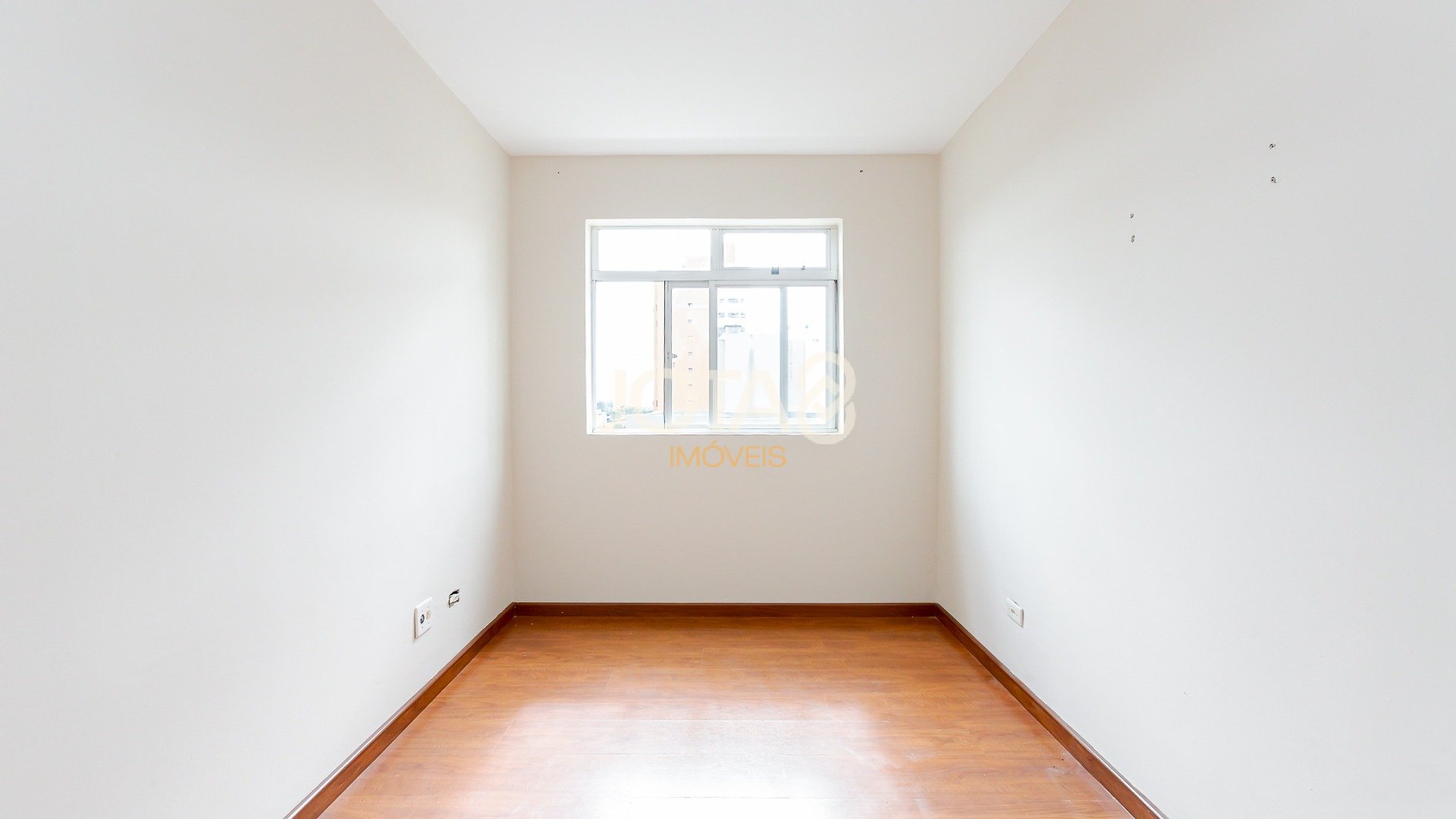 APARTAMENTO ANDAR ALTO E VISTA DEFINIDA