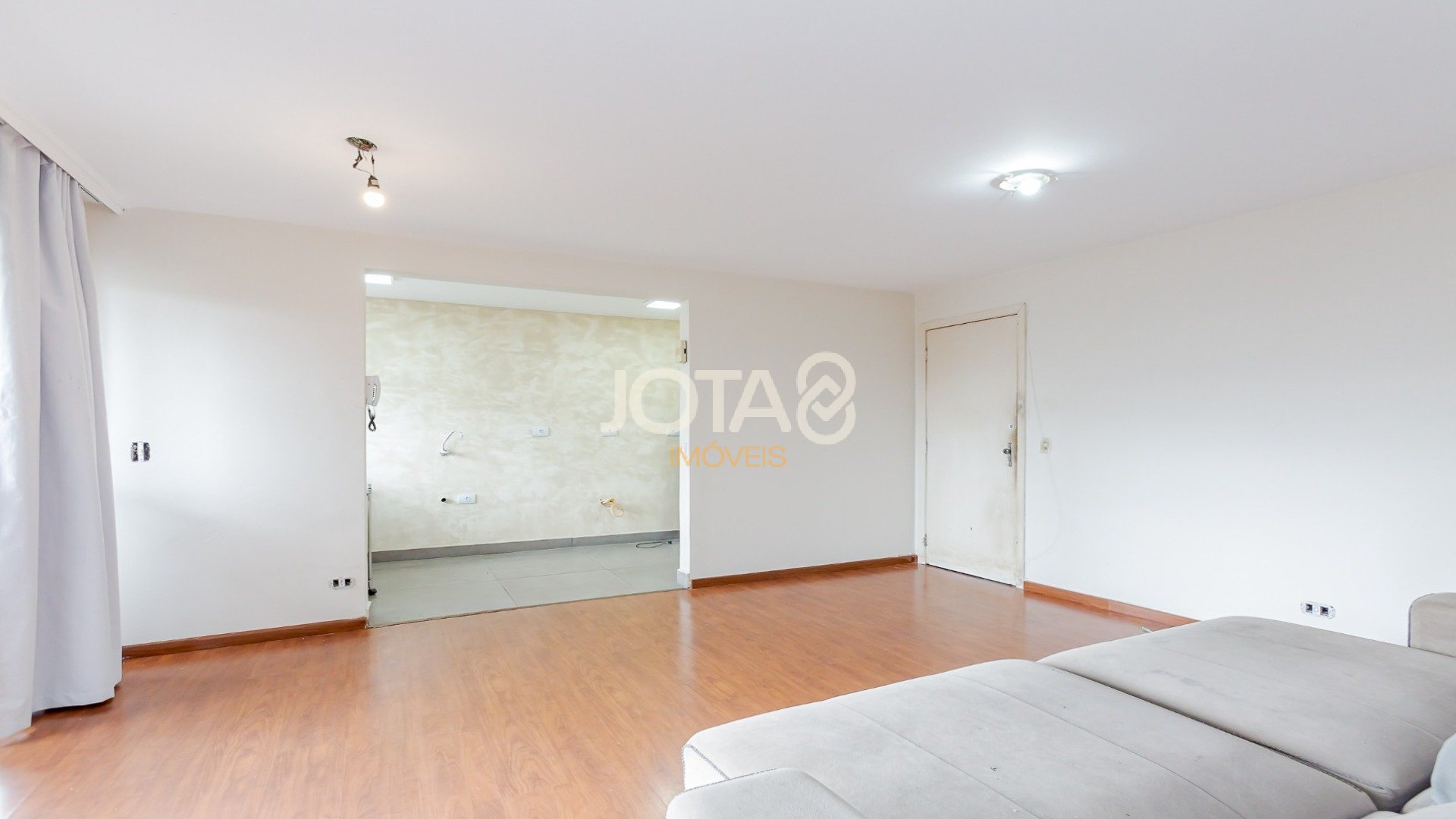 APARTAMENTO ANDAR ALTO E VISTA DEFINIDA