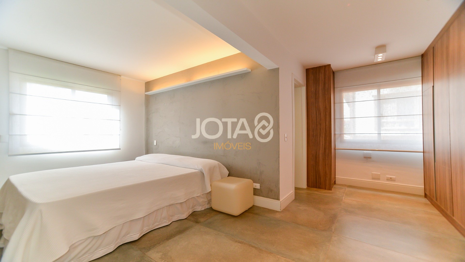 APARTAMENTO REFORMADO NO AHÚ