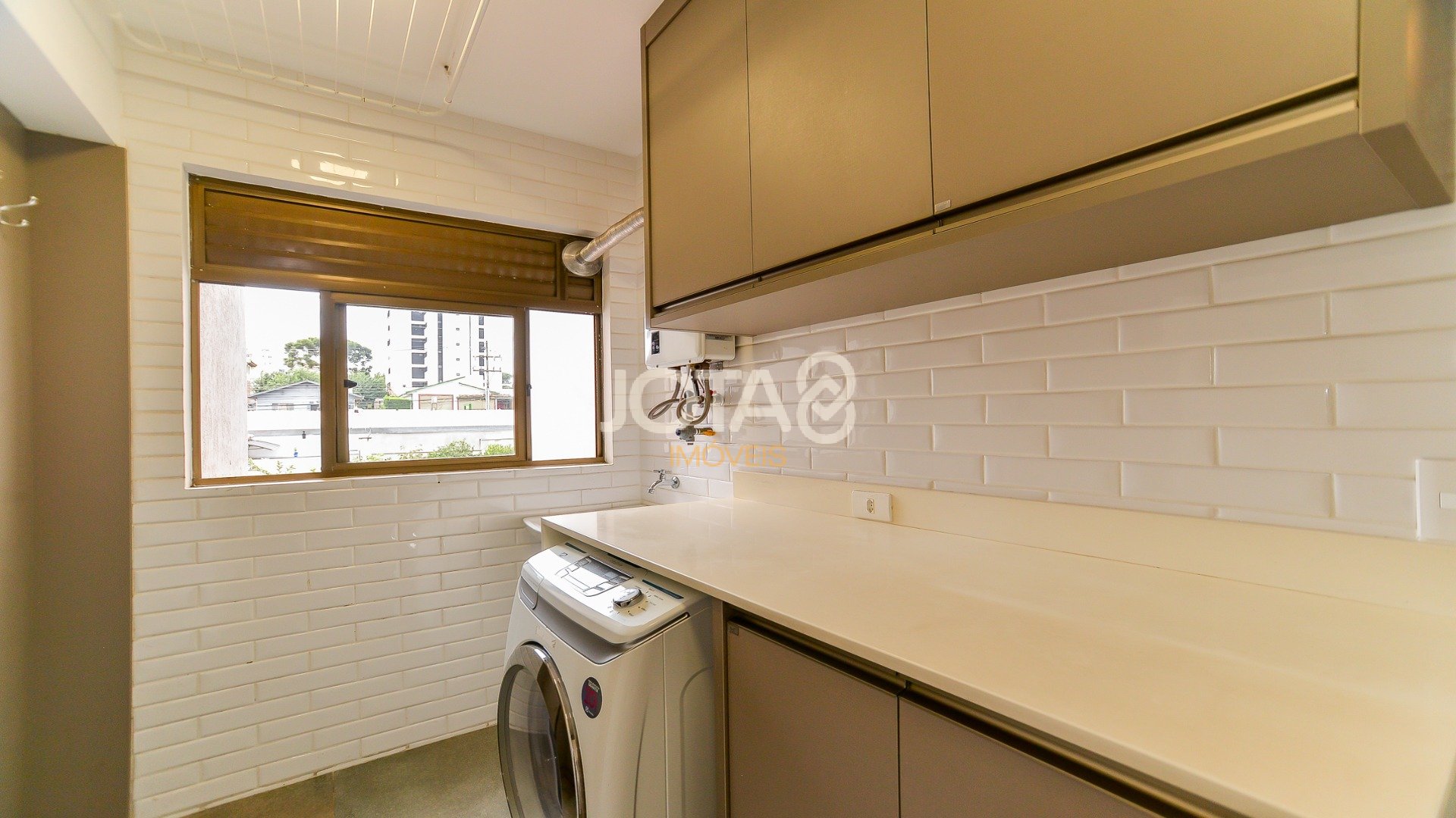 APARTAMENTO REFORMADO NO AHÚ