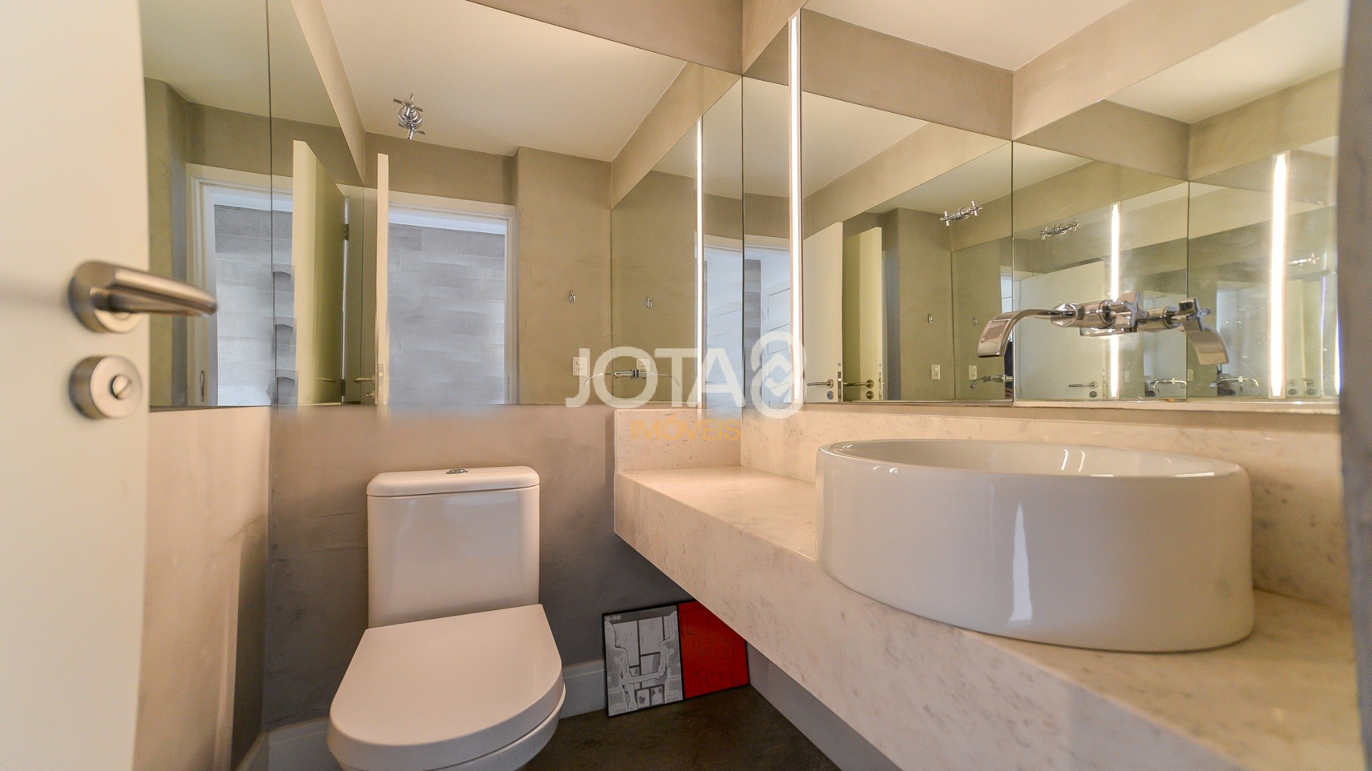 APARTAMENTO REFORMADO NO AHÚ
