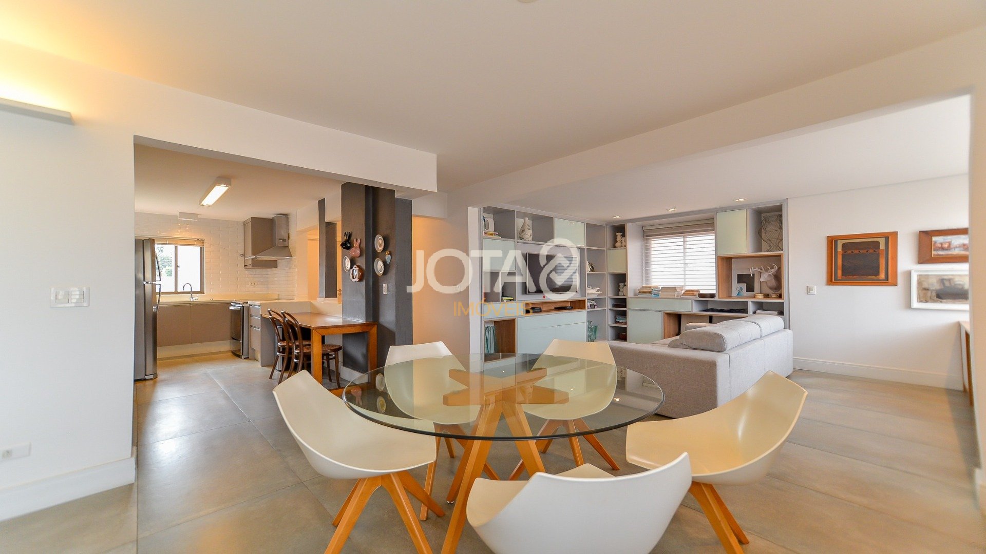 APARTAMENTO REFORMADO NO AHÚ