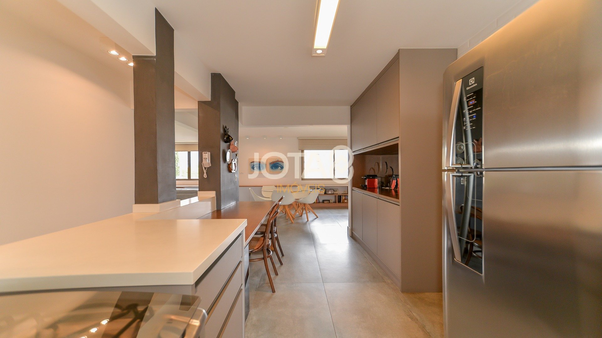 APARTAMENTO REFORMADO NO AHÚ