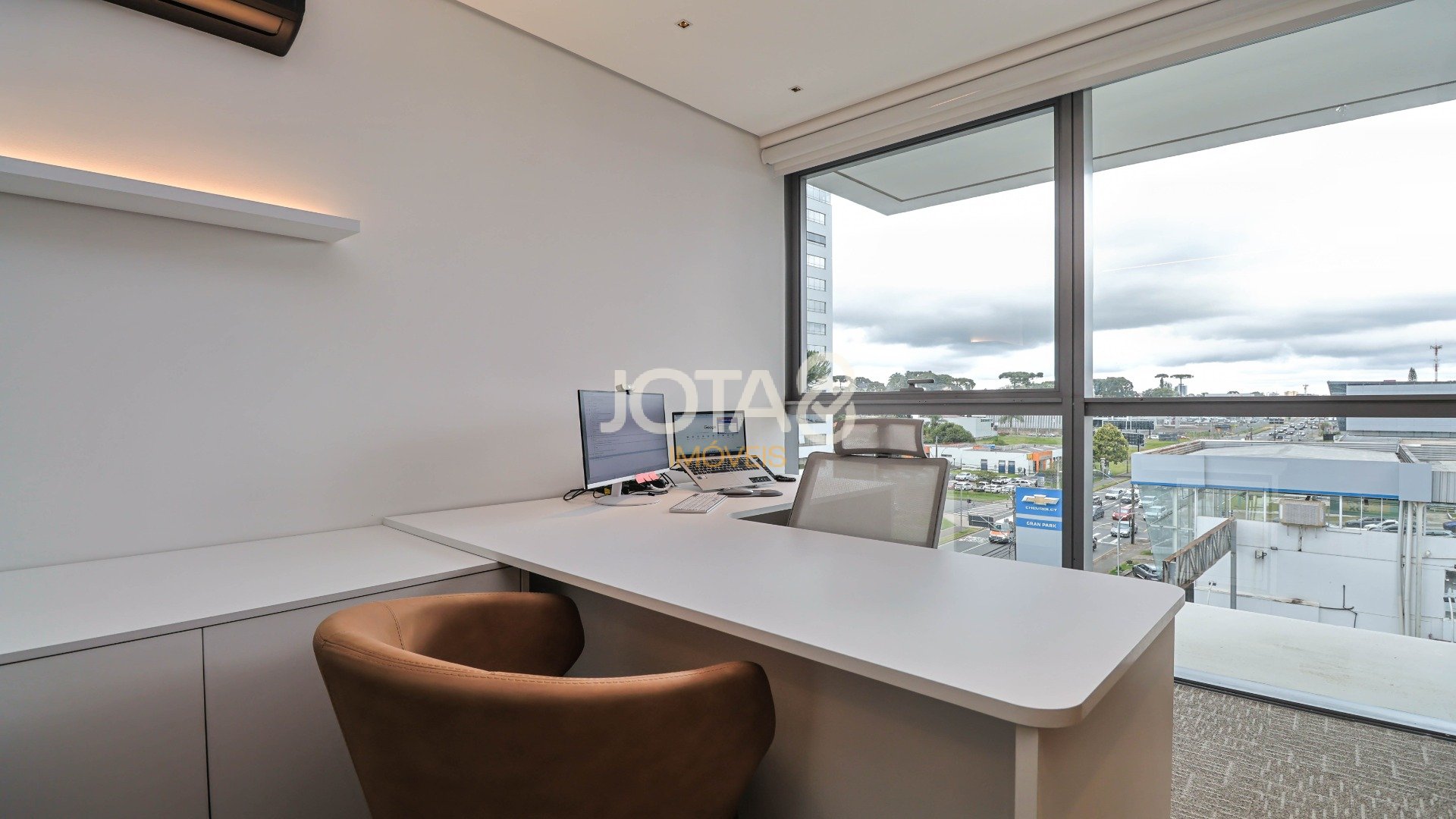 SALA COMERCIAL MOBILIADA NO MAI WORK!