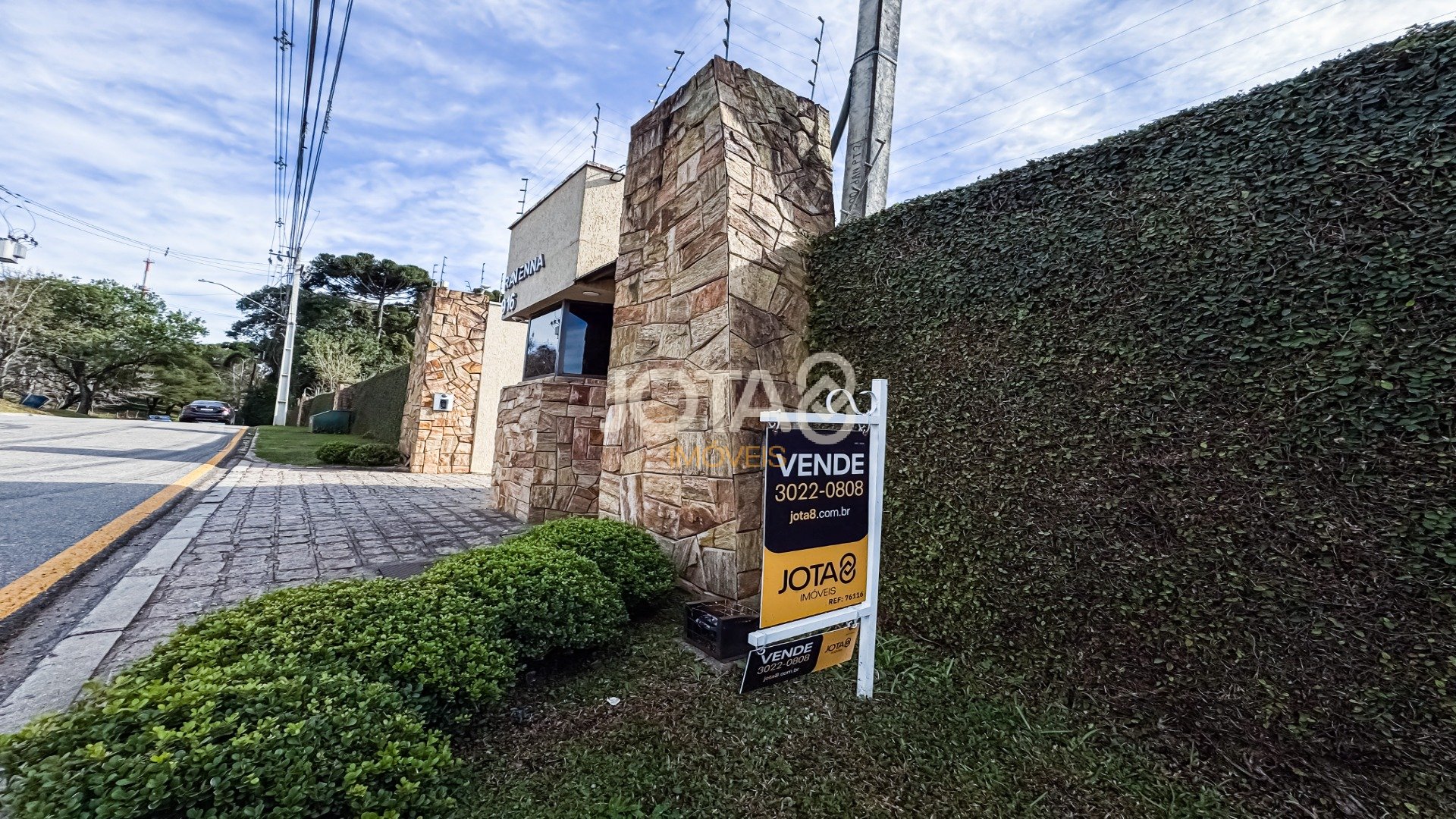 TERRENO EXCLUSIVO EM CONDOMÍNIO FECHADO - PRÓXIMO AO PARQUE BARIGUI