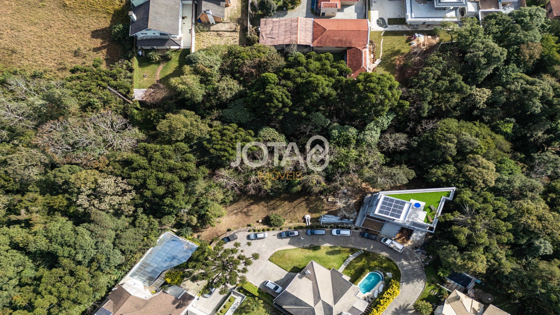 TERRENO EXCLUSIVO EM CONDOMÍNIO FECHADO - PRÓXIMO AO PARQUE BARIGUI