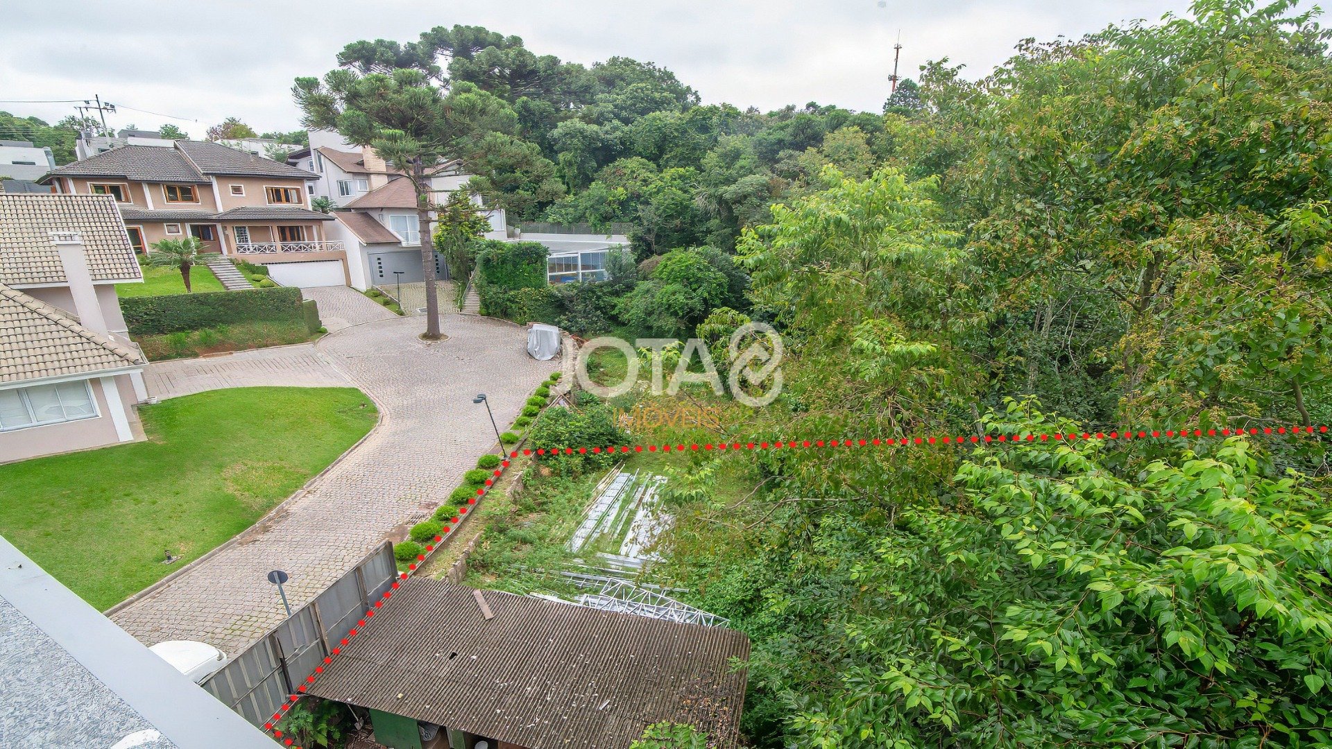 TERRENO EXCLUSIVO EM CONDOMÍNIO FECHADO - PRÓXIMO AO PARQUE BARIGUI