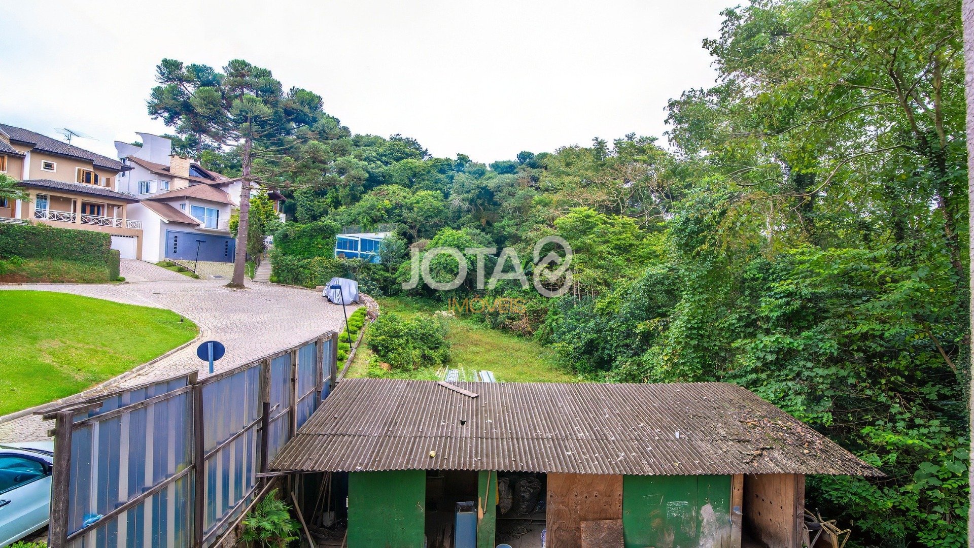TERRENO EXCLUSIVO EM CONDOMÍNIO FECHADO - PRÓXIMO AO PARQUE BARIGUI