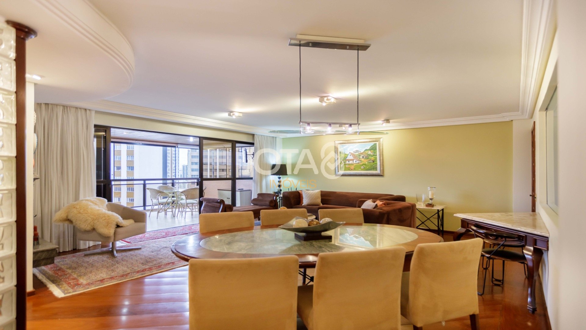 APARTAMENTO EM FRENTE À PIEGEL COM 3 DORMITÓRIOS
