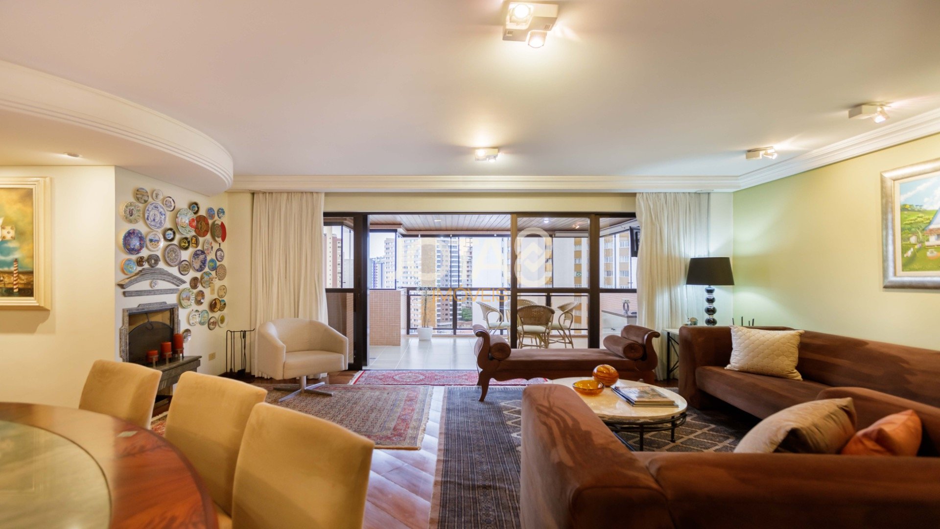APARTAMENTO EM FRENTE À PIEGEL COM 3 DORMITÓRIOS