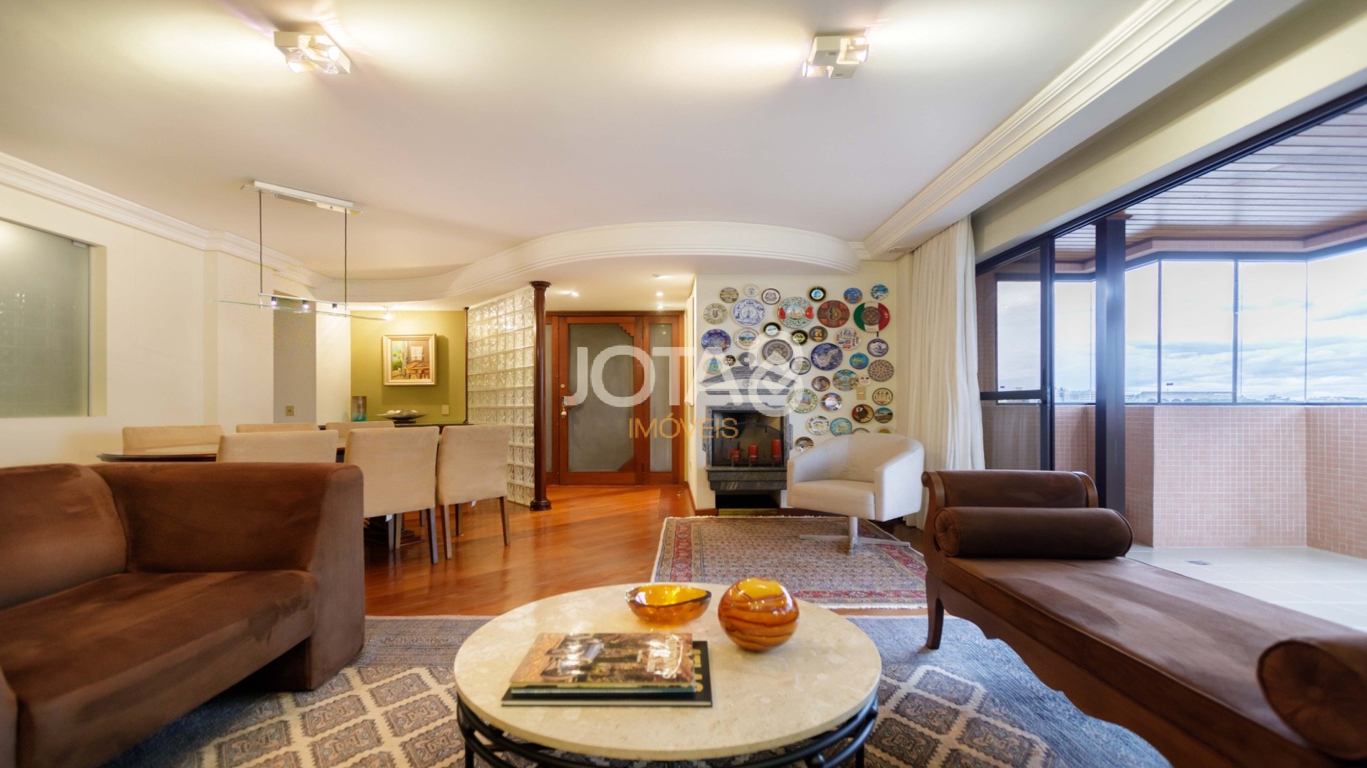 APARTAMENTO EM FRENTE À PIEGEL COM 3 DORMITÓRIOS