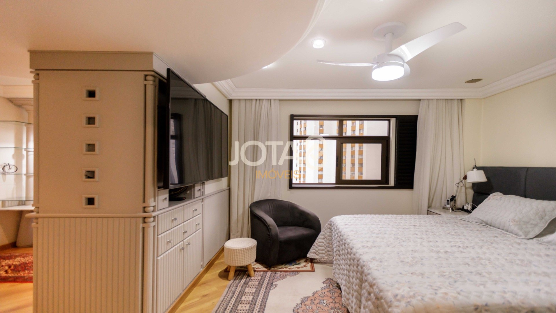 APARTAMENTO EM FRENTE À PIEGEL COM 3 DORMITÓRIOS
