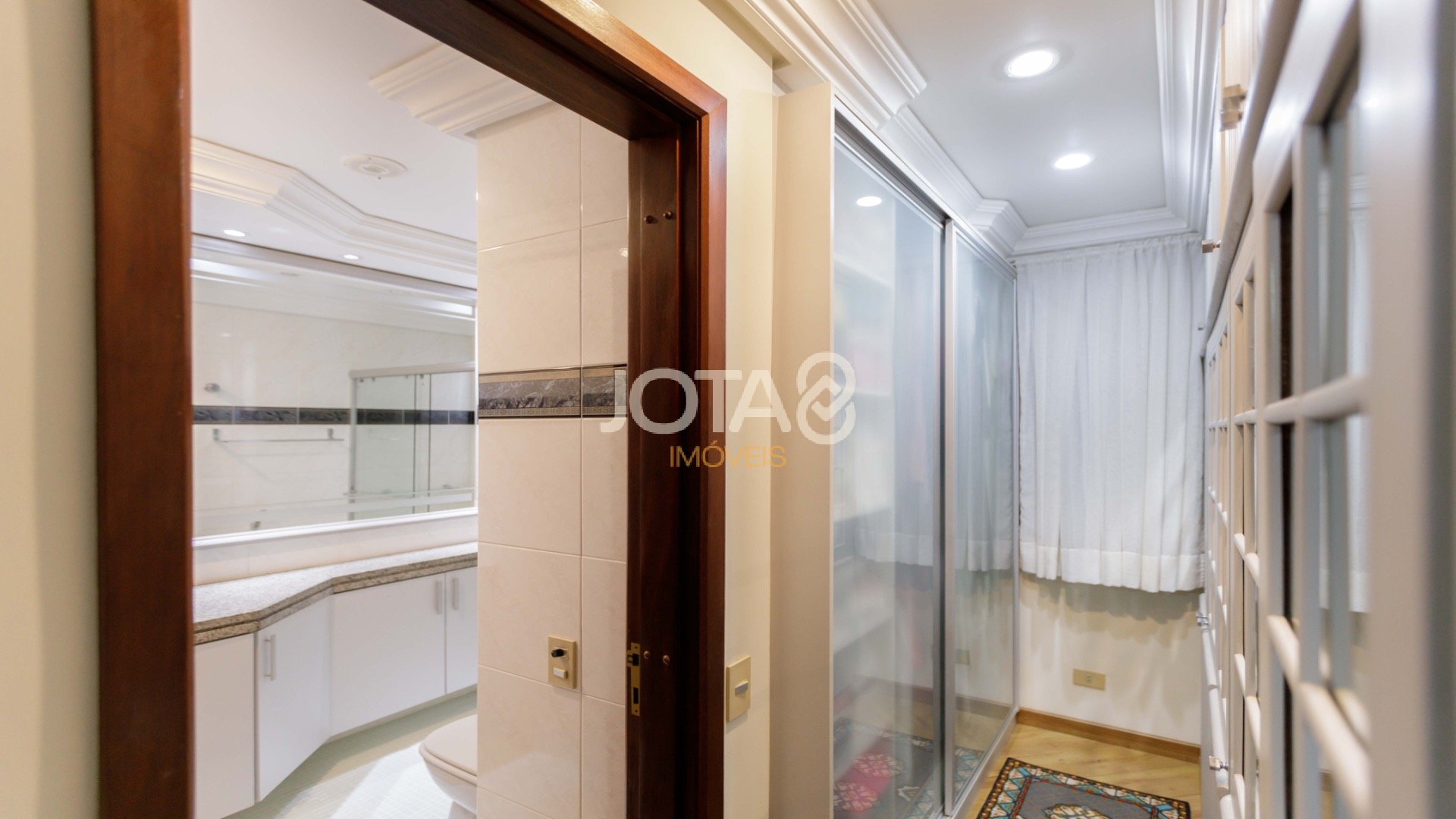 APARTAMENTO EM FRENTE À PIEGEL COM 3 DORMITÓRIOS