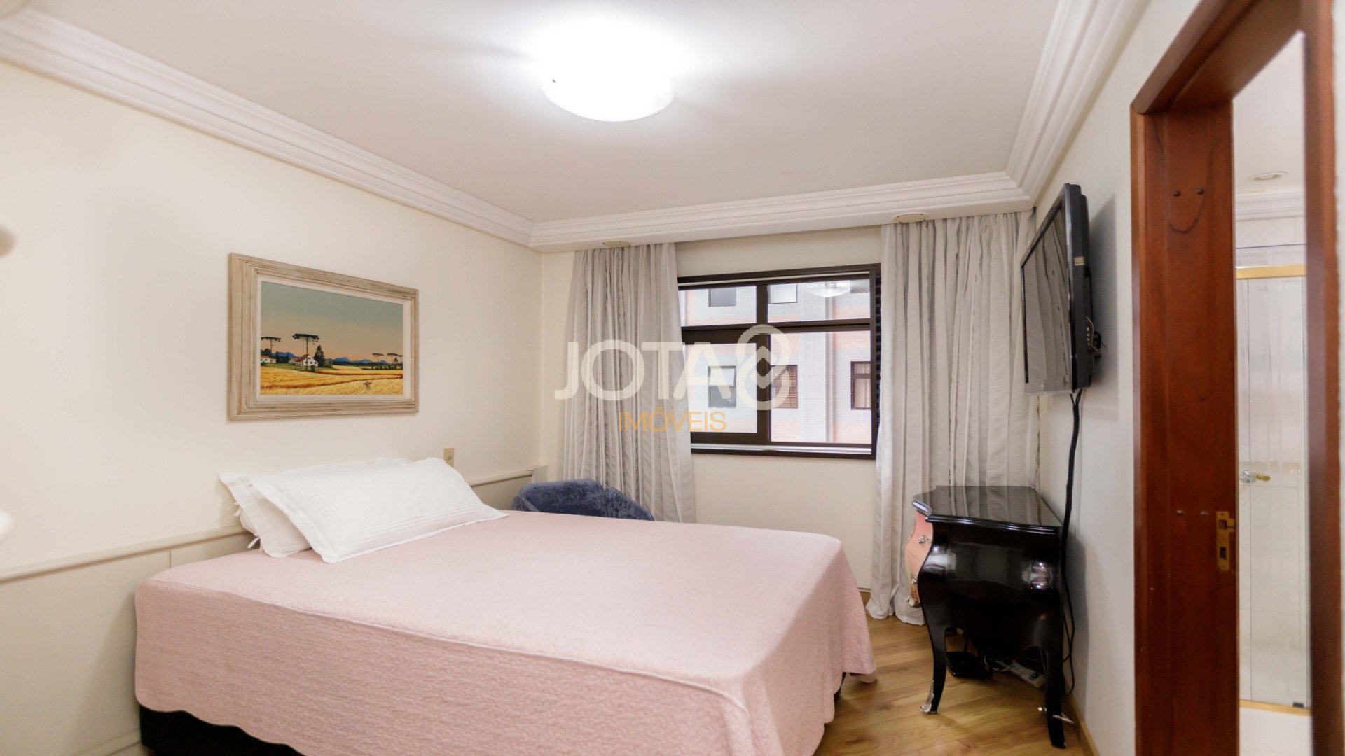 APARTAMENTO EM FRENTE À PIEGEL COM 3 DORMITÓRIOS