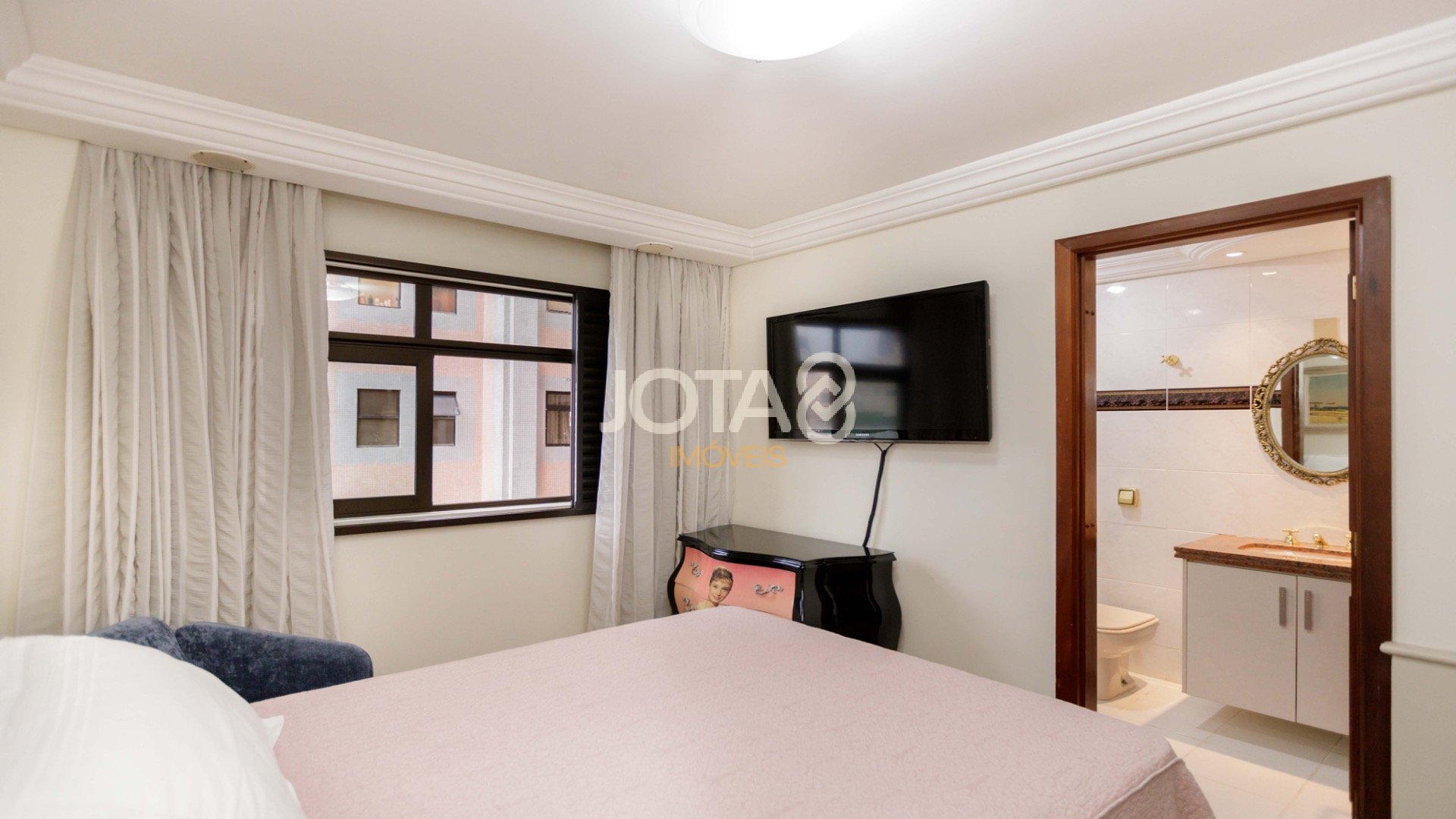 APARTAMENTO EM FRENTE À PIEGEL COM 3 DORMITÓRIOS