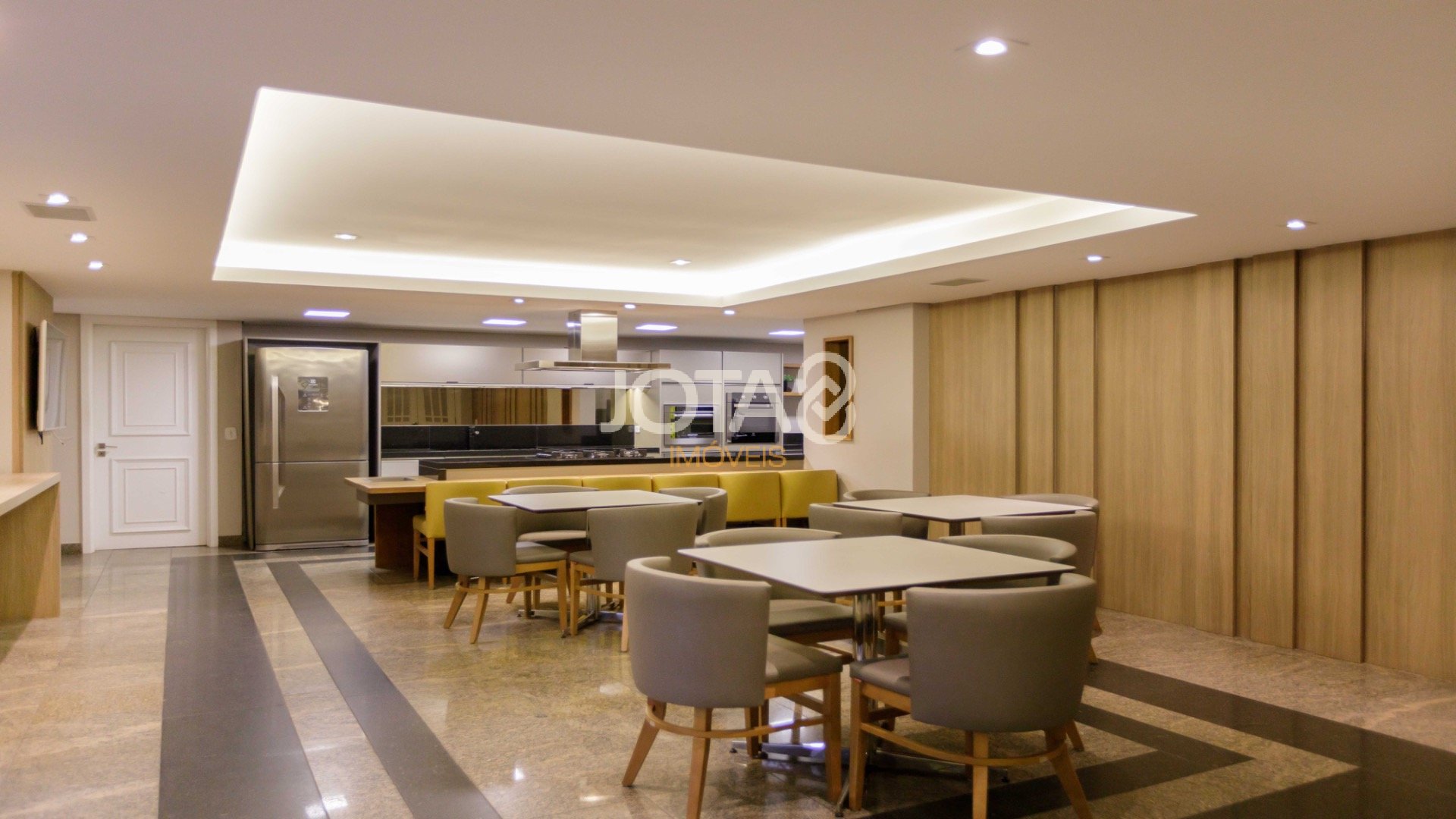 APARTAMENTO EM FRENTE À PIEGEL COM 3 DORMITÓRIOS