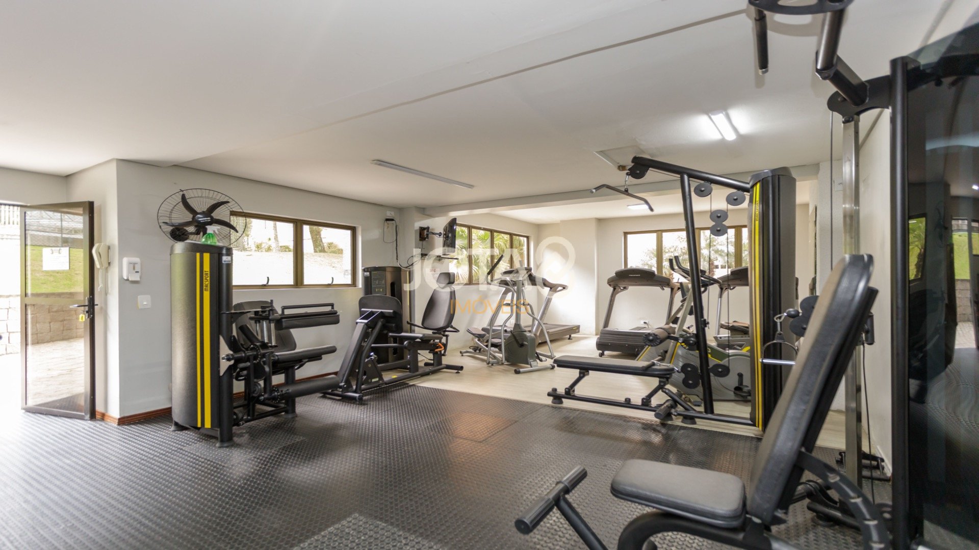 APARTAMENTO EM FRENTE À PIEGEL COM 3 DORMITÓRIOS