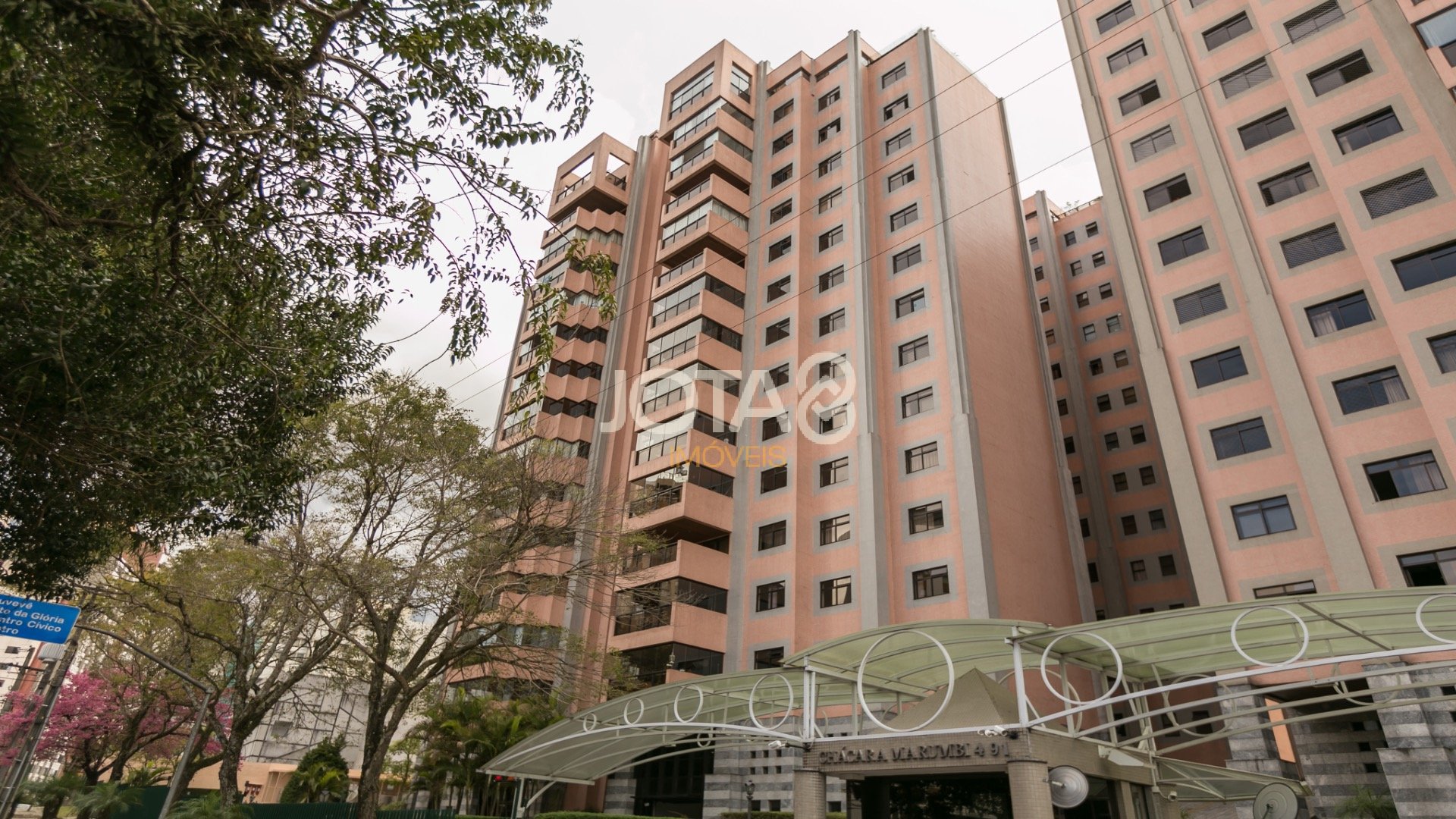 APARTAMENTO EM FRENTE À PIEGEL COM 3 DORMITÓRIOS
