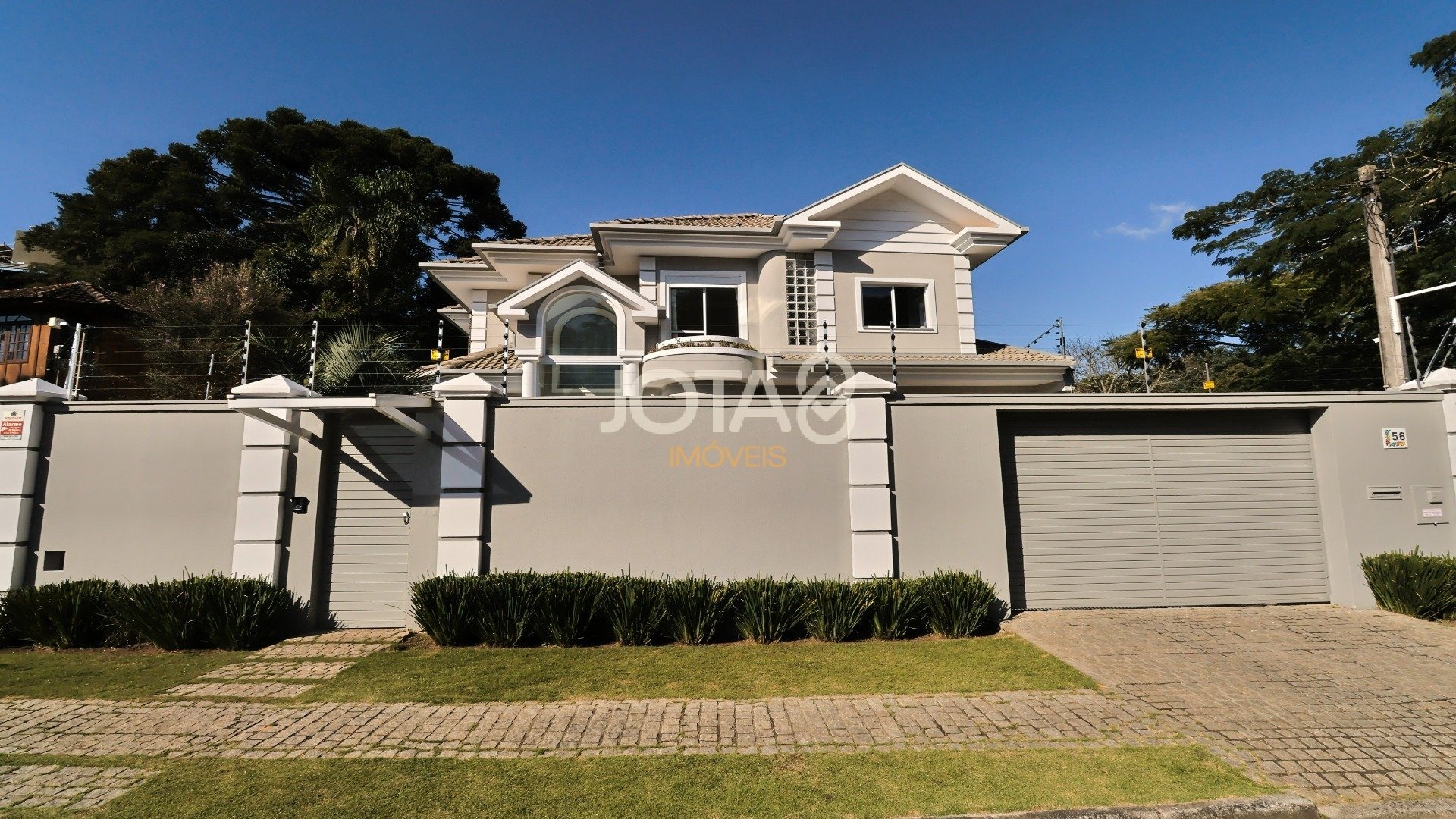 CASA 4 SUITES EM FRENTE AO PARQUE BARIGUI