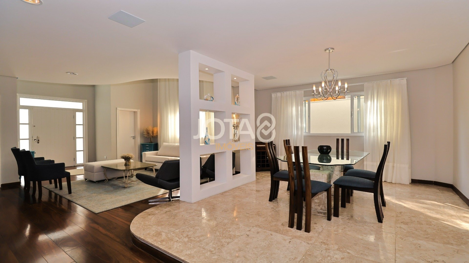 CASA 4 SUITES EM FRENTE AO PARQUE BARIGUI