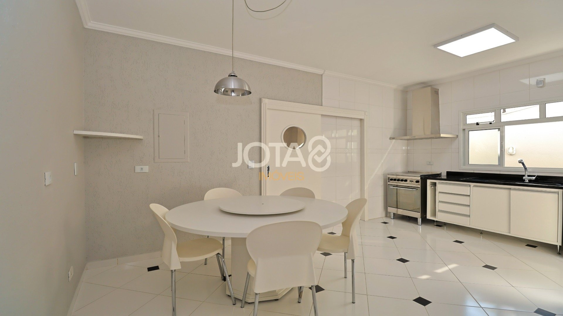 CASA 4 SUITES EM FRENTE AO PARQUE BARIGUI