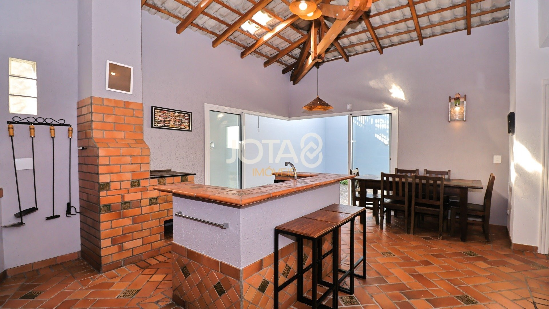 CASA 4 SUITES EM FRENTE AO PARQUE BARIGUI