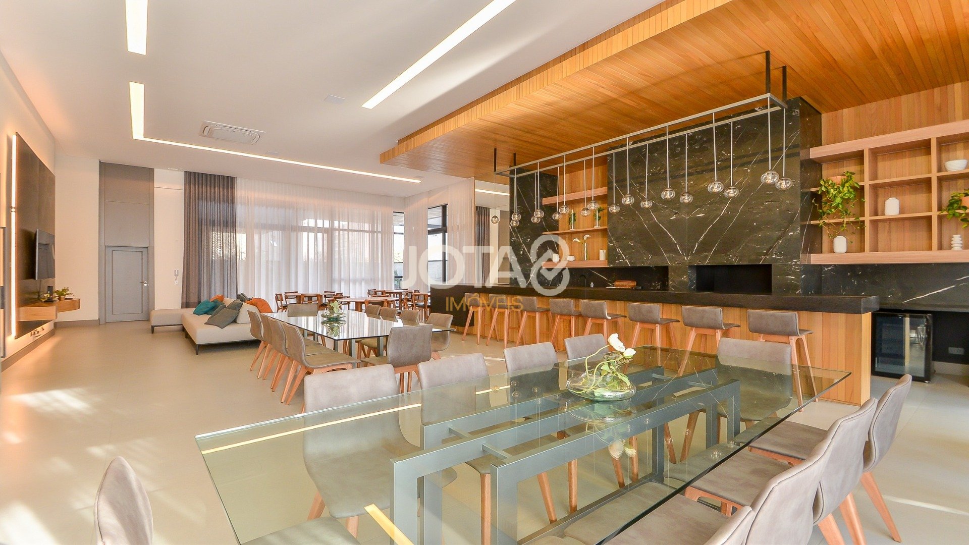 COBERTURA DUPLEX NOVA 4 SUÍTES 4 VAGAS BAIRRO BATEL