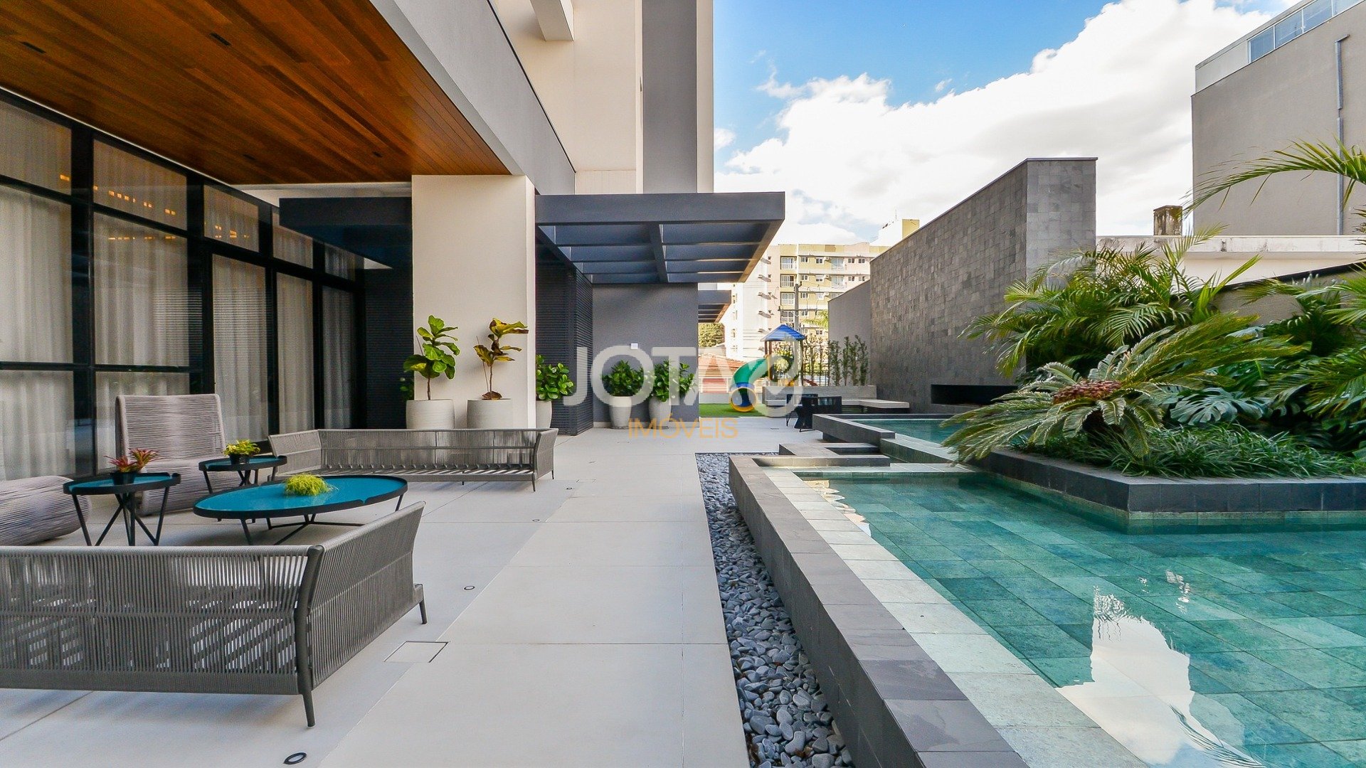 COBERTURA DUPLEX NOVA 4 SUÍTES 4 VAGAS BAIRRO BATEL