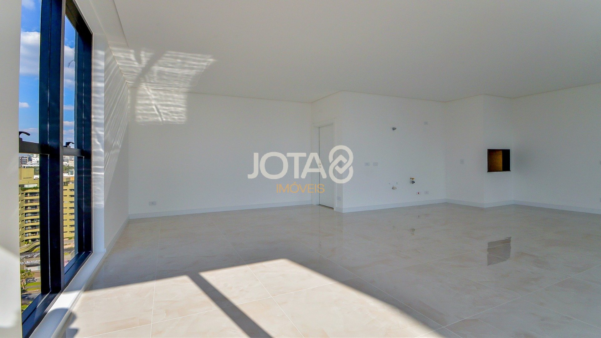 COBERTURA DUPLEX NOVA 4 SUÍTES 4 VAGAS BAIRRO BATEL