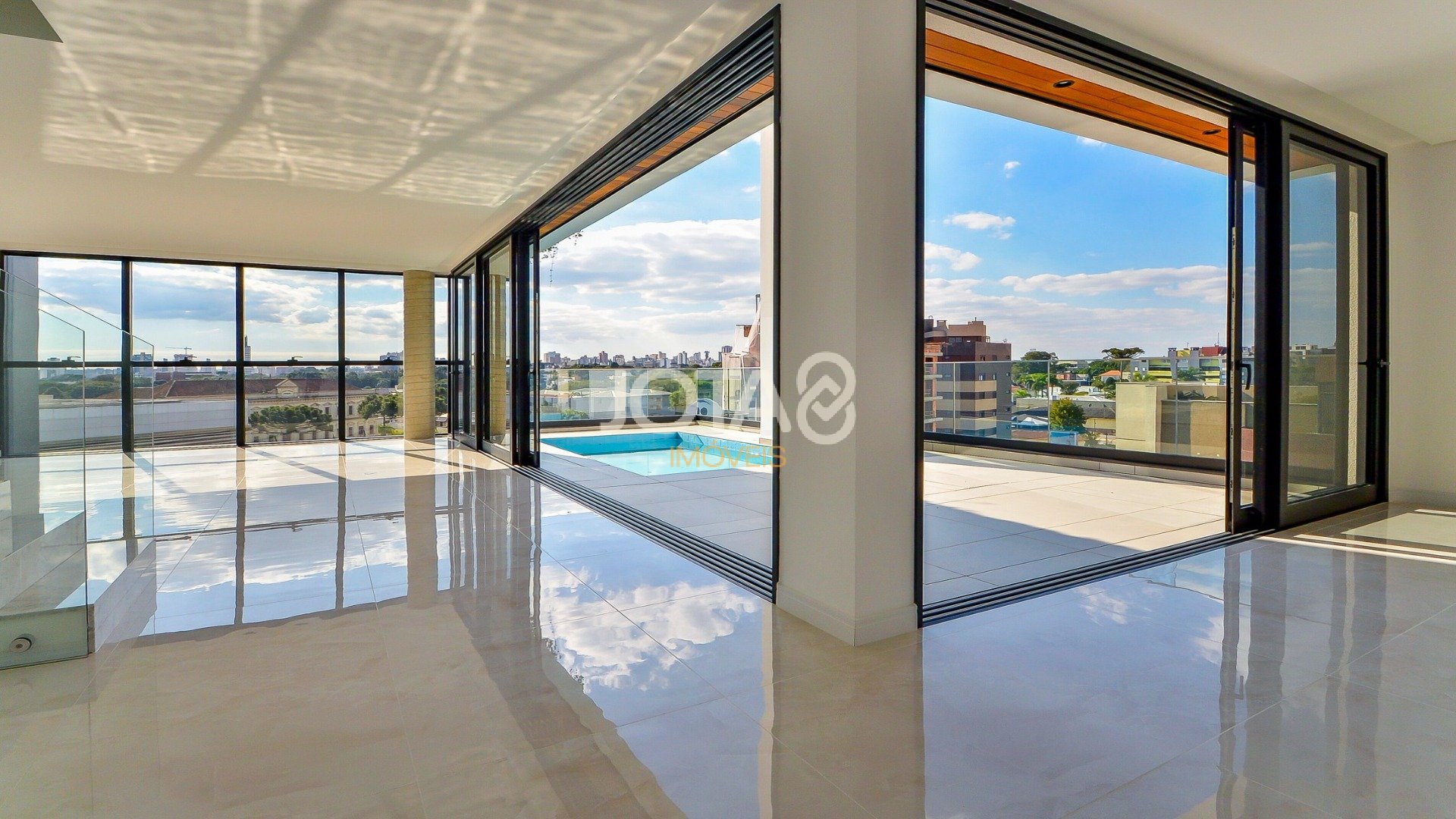 COBERTURA DUPLEX NOVA 4 SUÍTES 4 VAGAS BAIRRO BATEL