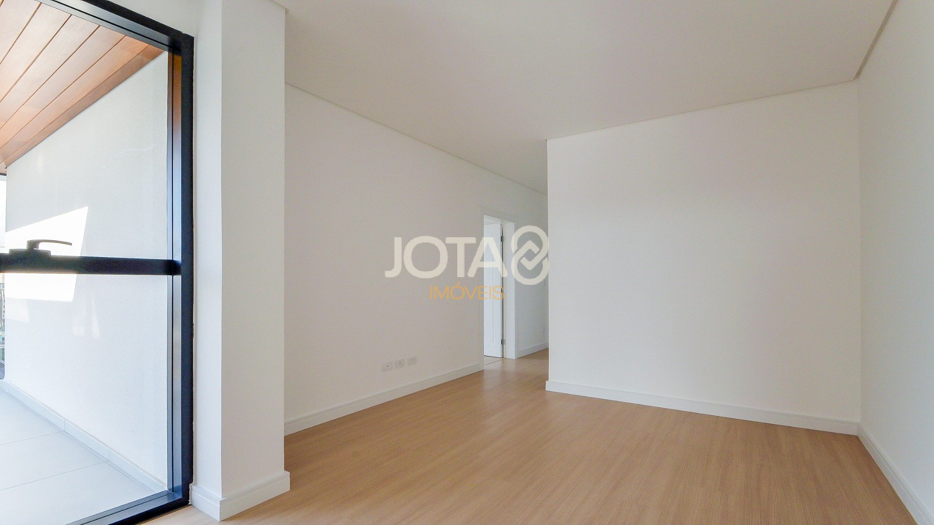 COBERTURA DUPLEX NOVA 4 SUÍTES 4 VAGAS BAIRRO BATEL