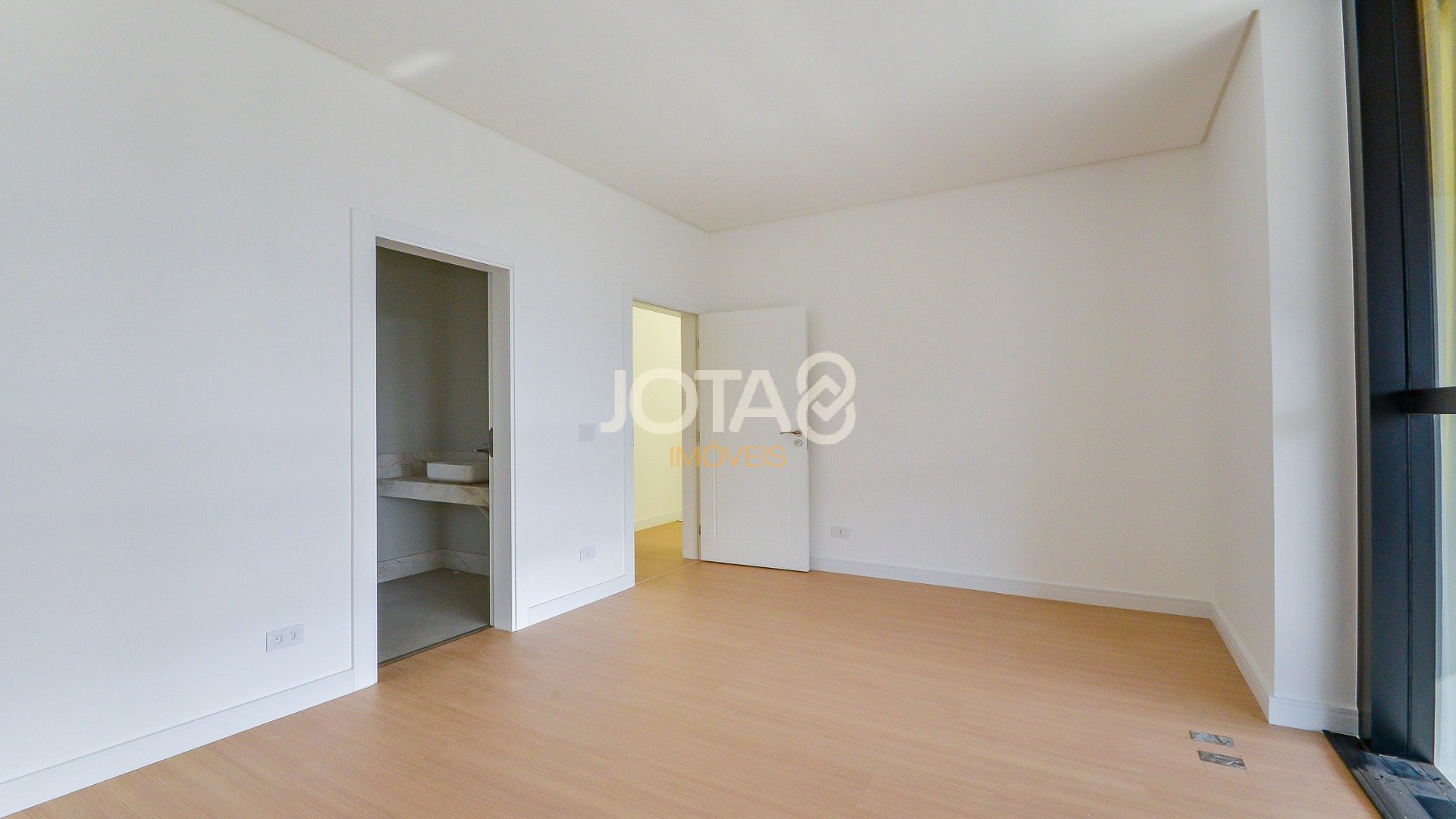 APARTAMENTO DUPLEX NOVO 4 SUÍTES 5 VAGAS BATEL