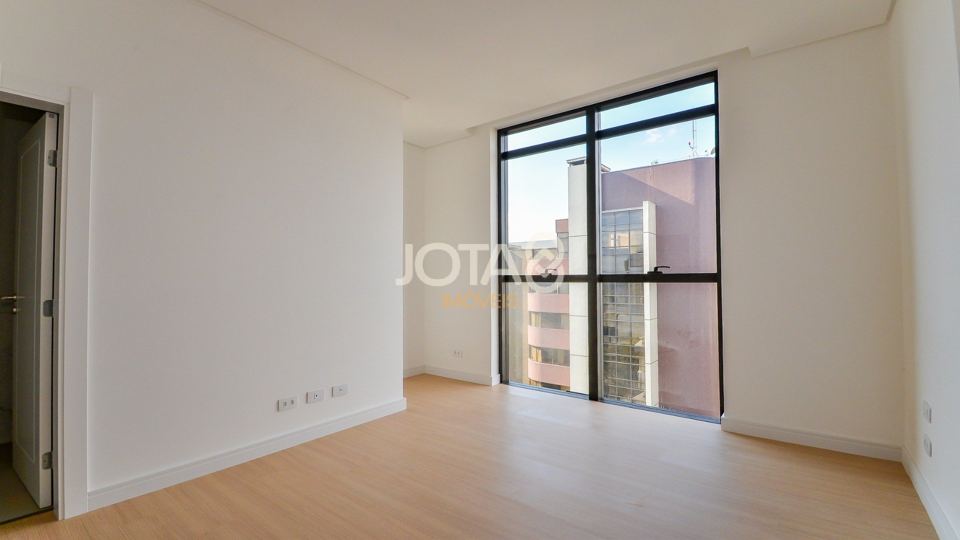 APARTAMENTO DUPLEX NOVO 4 SUÍTES 5 VAGAS BATEL