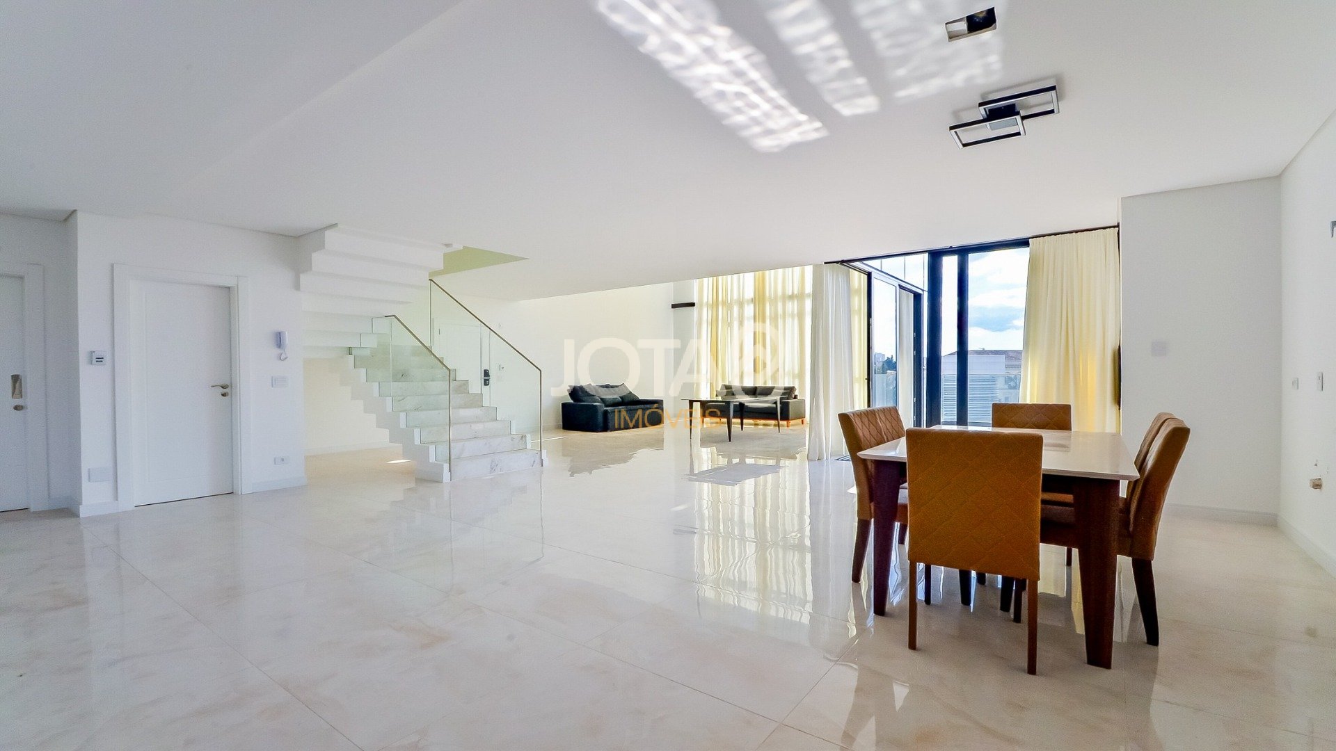 APARTAMENTO DUPLEX NOVO 4 SUÍTES 5 VAGAS BATEL