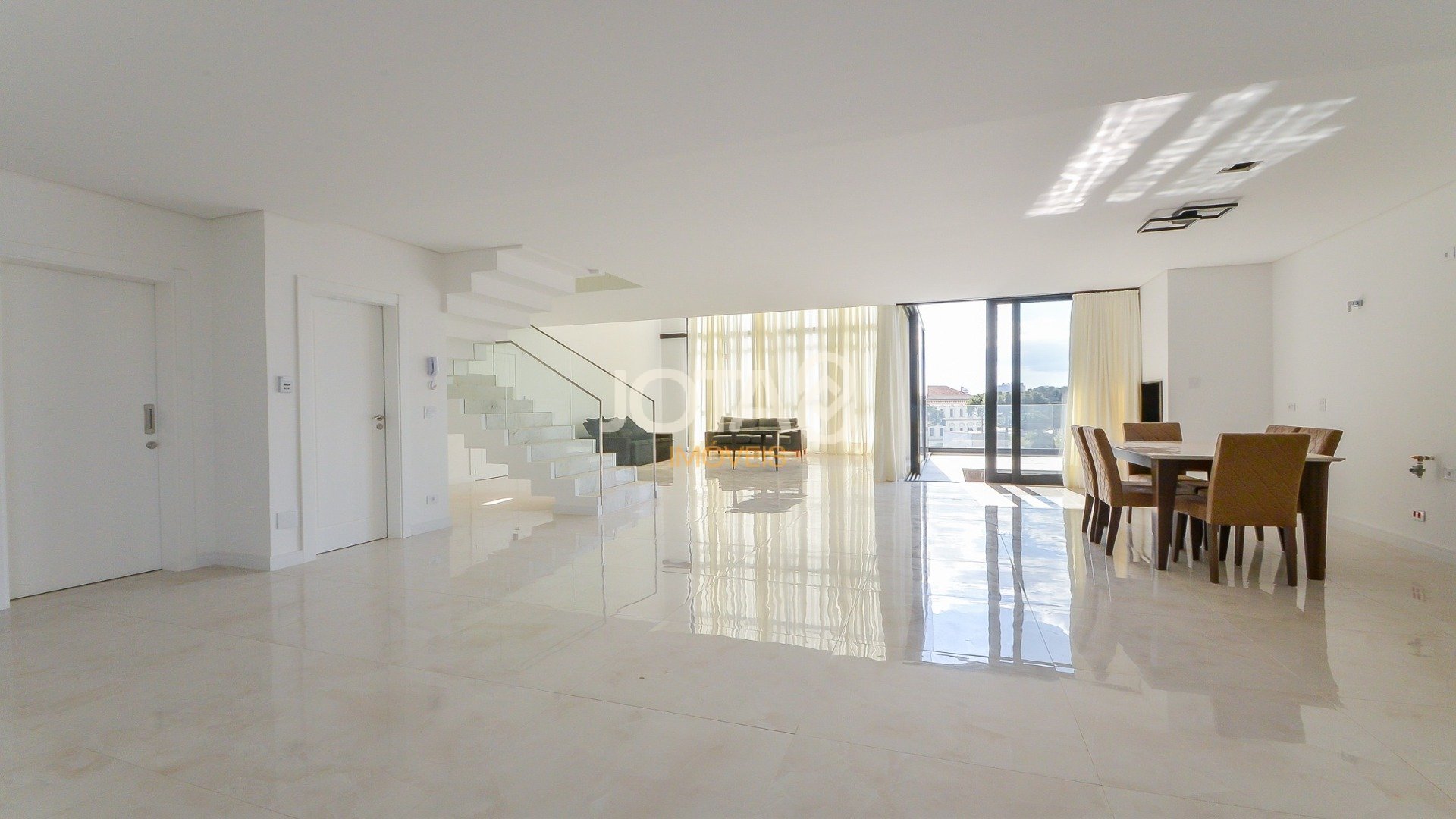 APARTAMENTO DUPLEX NOVO 4 SUÍTES 5 VAGAS BATEL