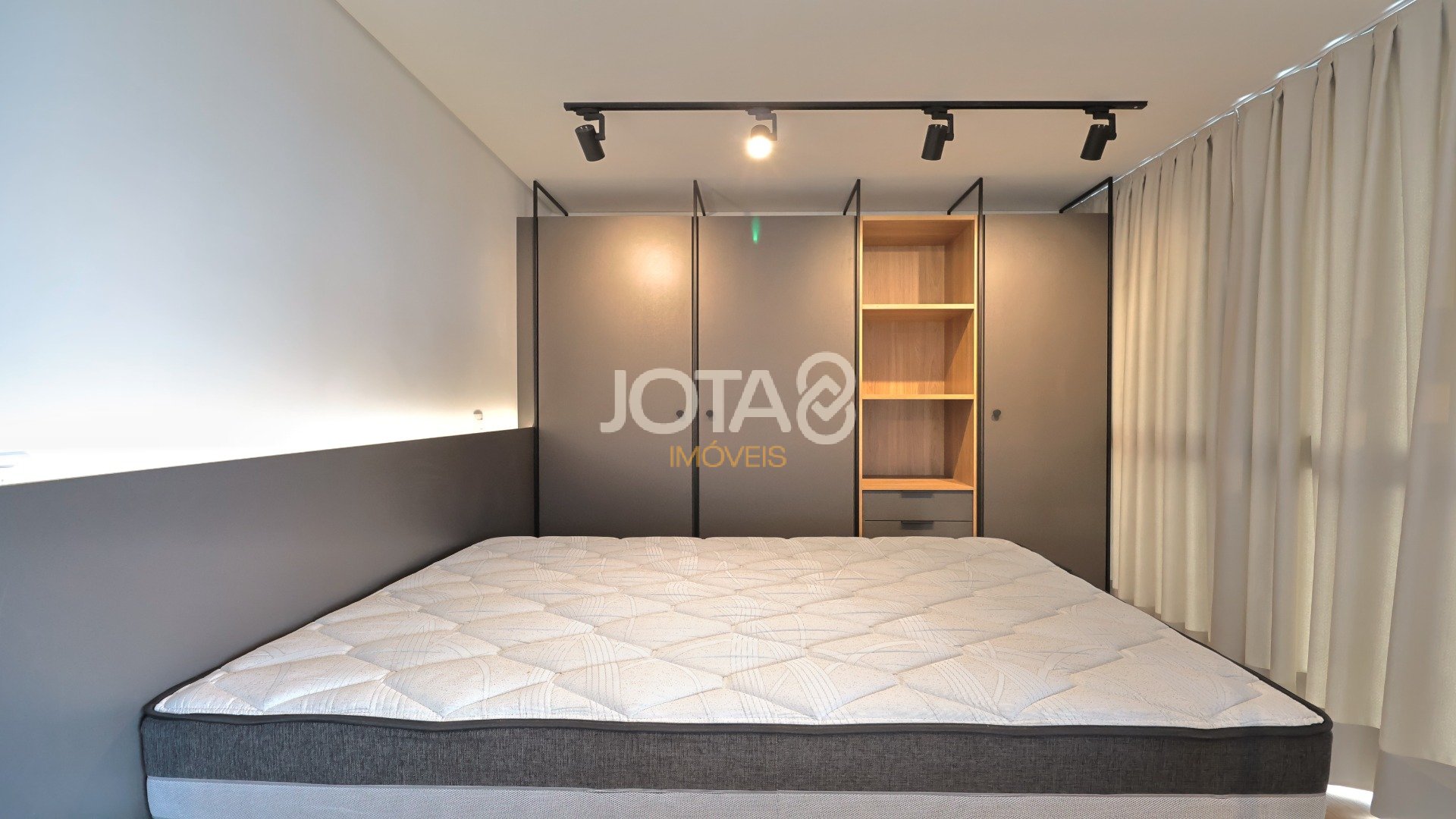 STUDIO PARA ALUGAR EM ÓTIMA LOCALIZAÇÃO NO BATEL