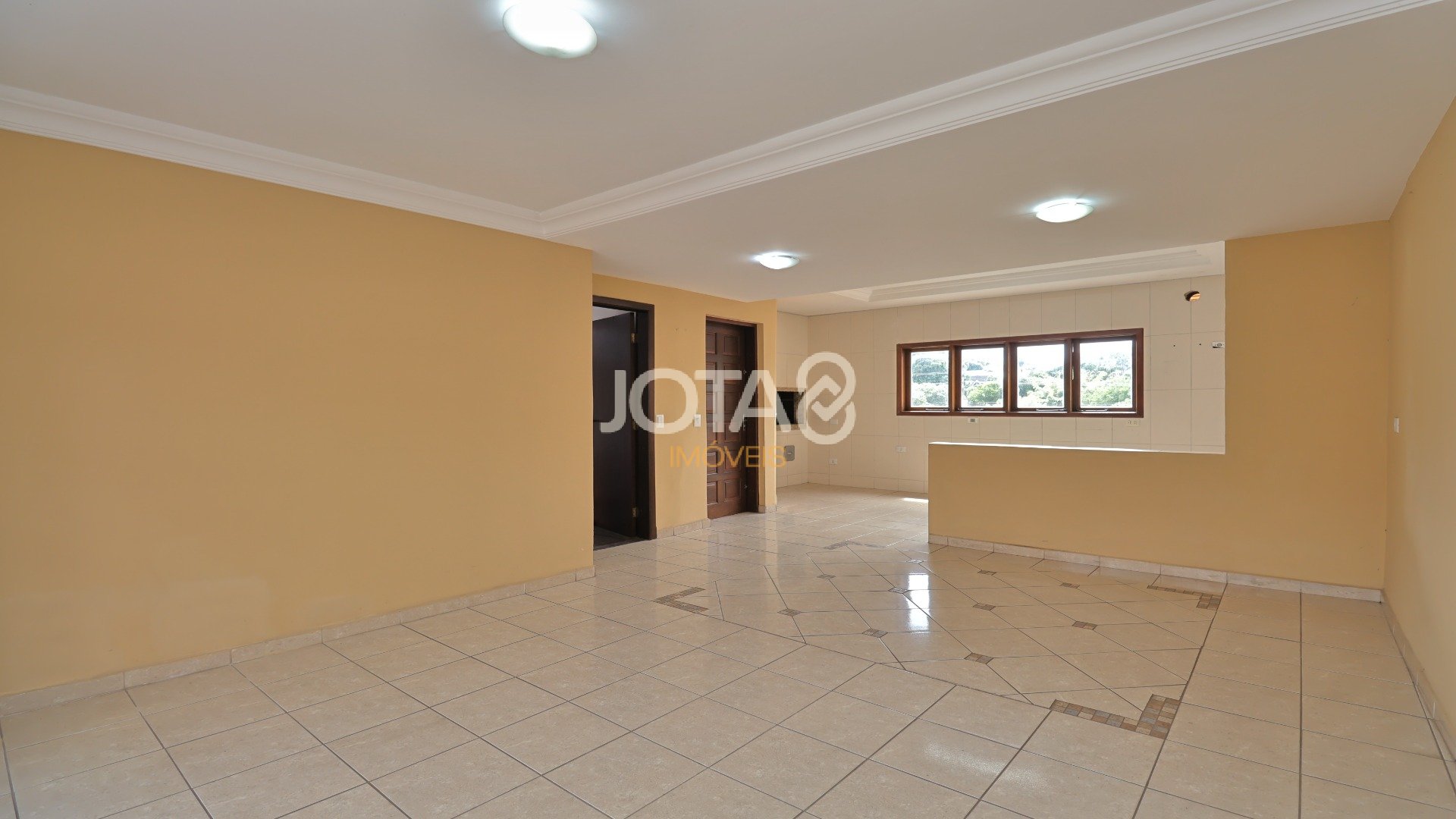 CASA COM 04 QUARTOS PRÓXIMA AO BOSQUE DO ALEMÃO