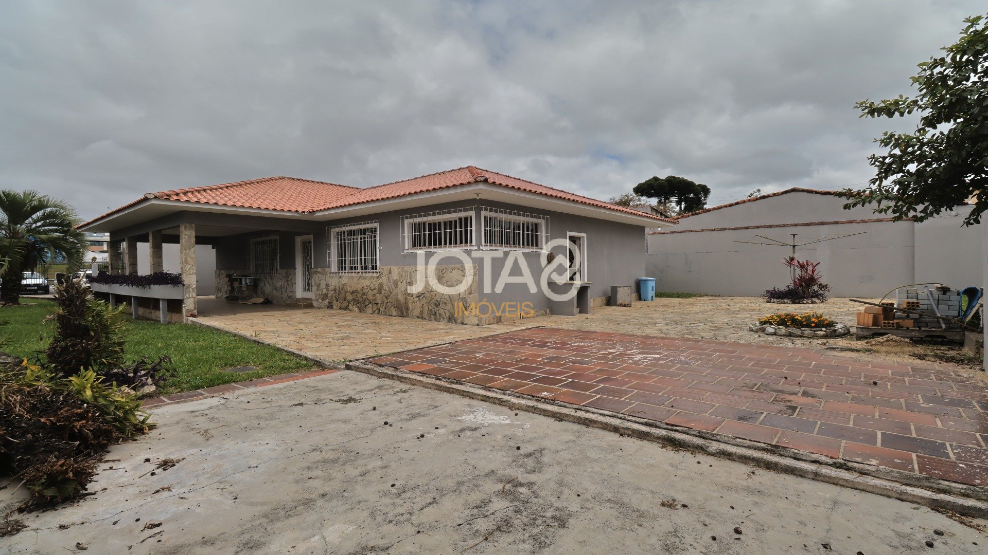 CASA COMERCIAL PARA ALUGAR NO ORLEANS