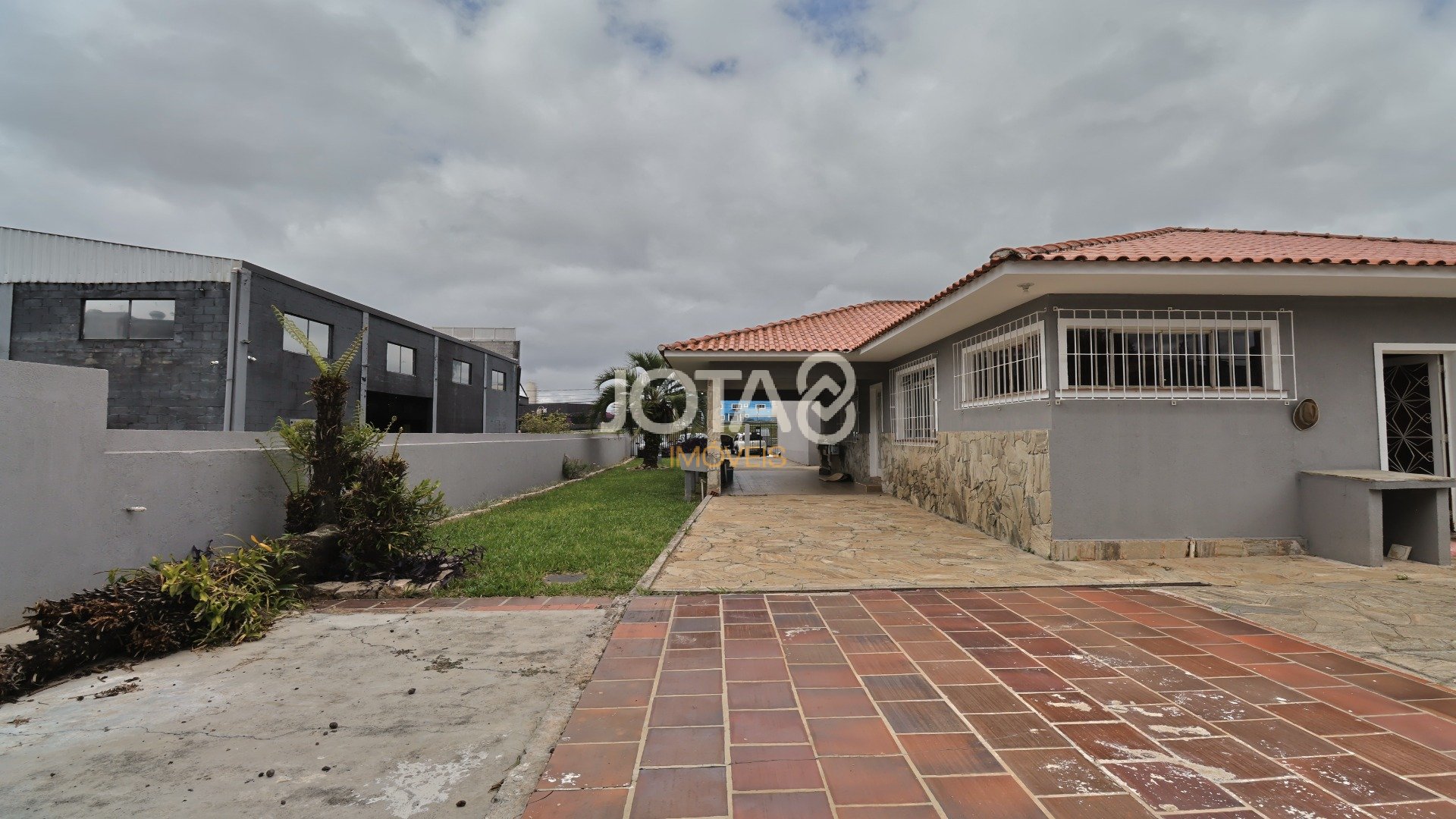 CASA COMERCIAL PARA ALUGAR NO ORLEANS