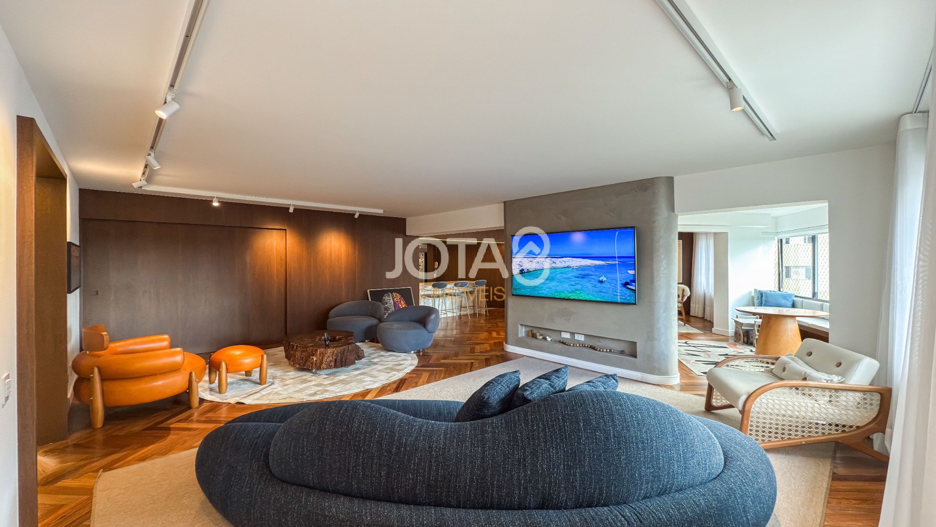 APARTAMENTO TODO REFORMADO NO BIGORRILHO !