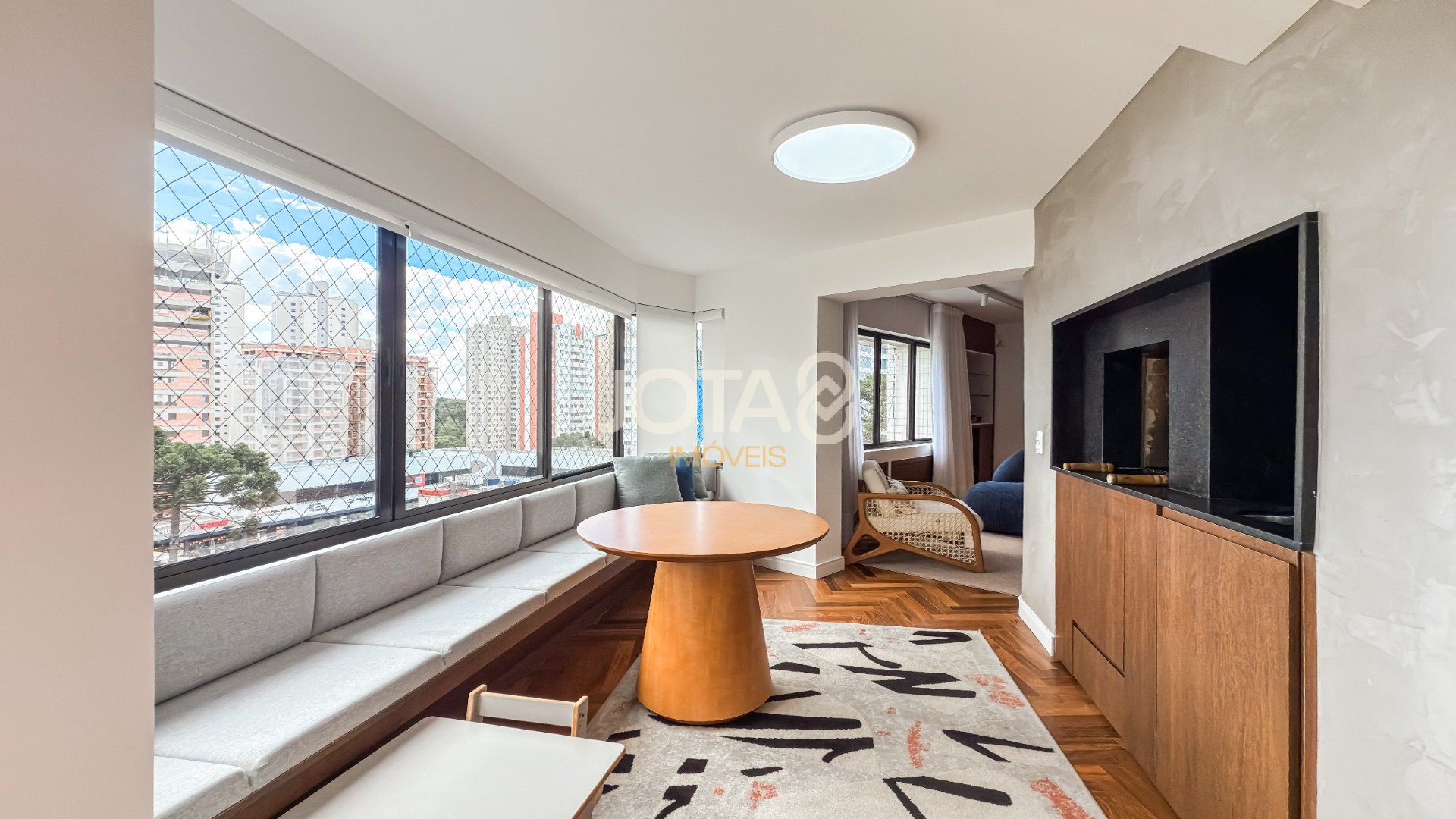 APARTAMENTO TODO REFORMADO NO BIGORRILHO !