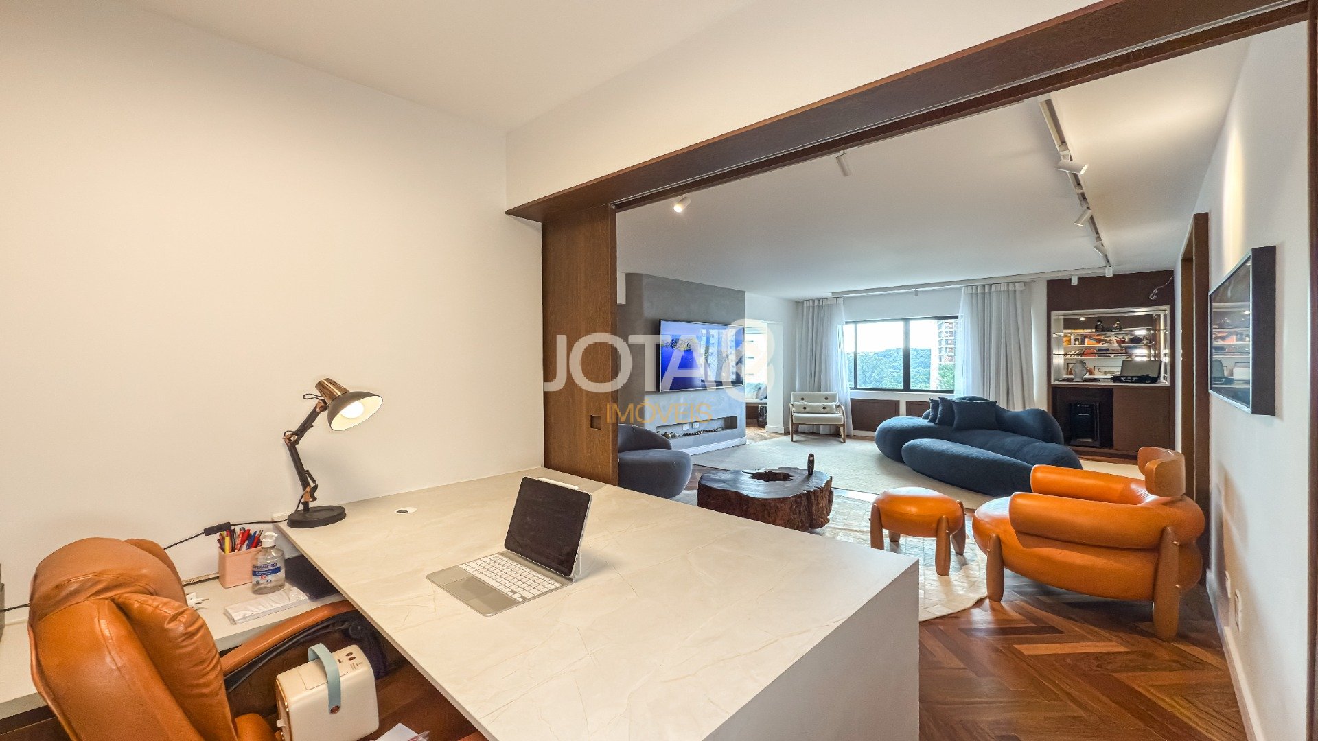 APARTAMENTO TODO REFORMADO NO BIGORRILHO !