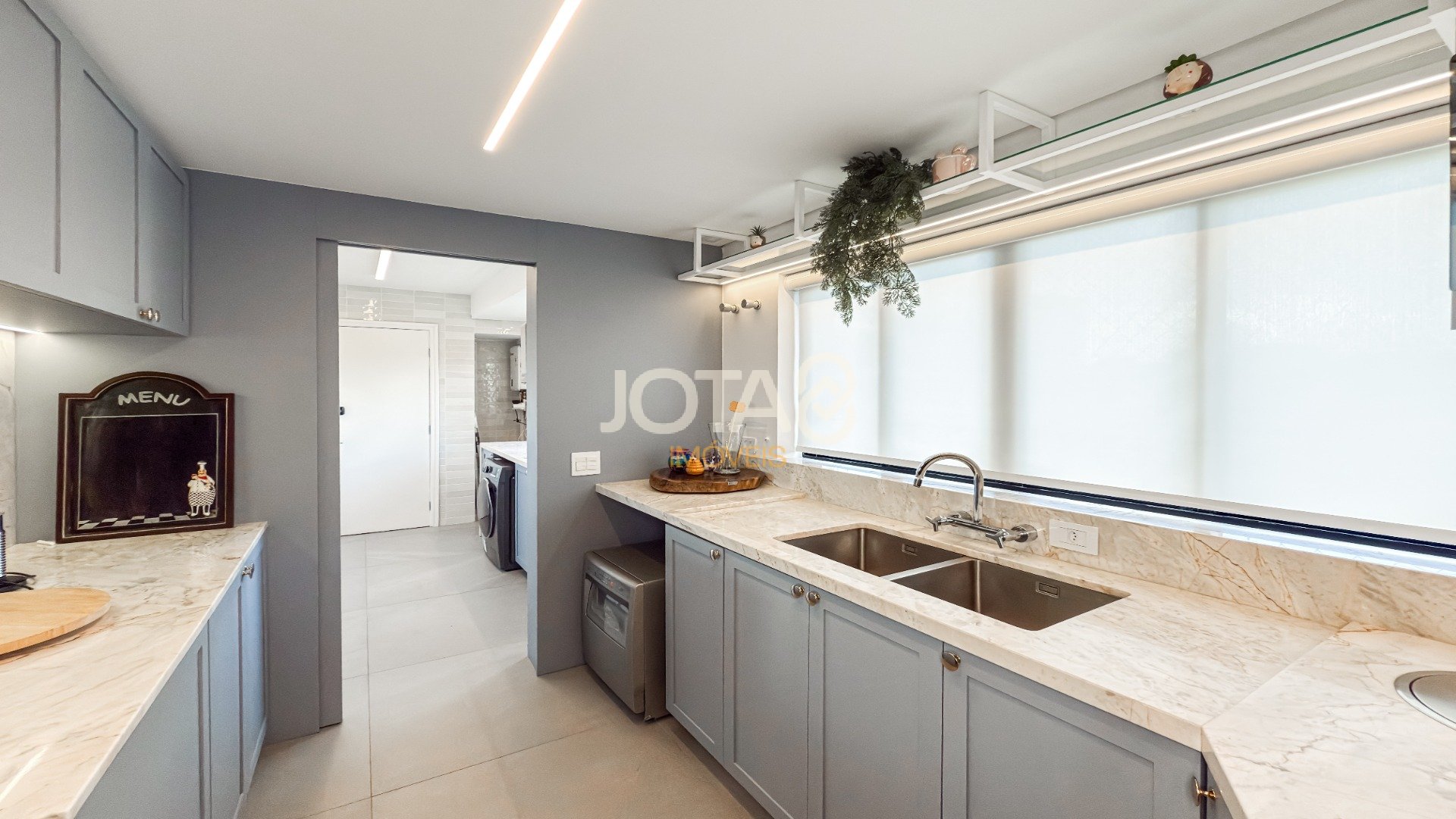 APARTAMENTO TODO REFORMADO NO BIGORRILHO !
