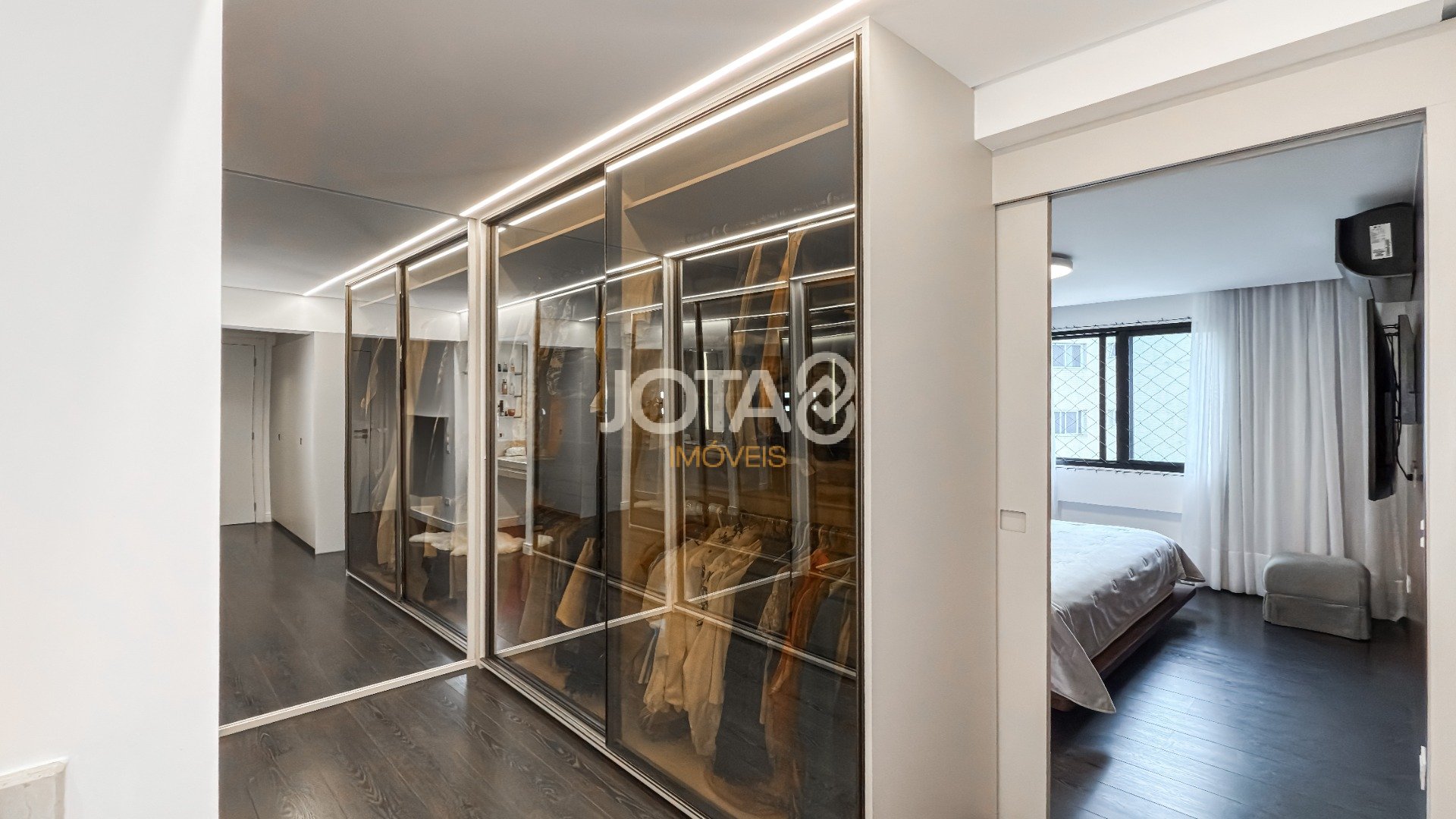 APARTAMENTO TODO REFORMADO NO BIGORRILHO !