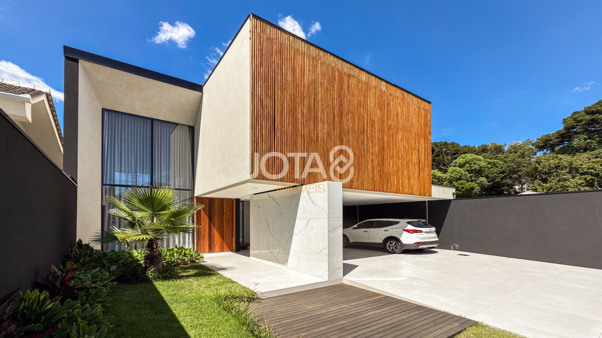 CASA NOVA, MODERNA, 3 SUÍTES, CAMPO COMPRIDO!