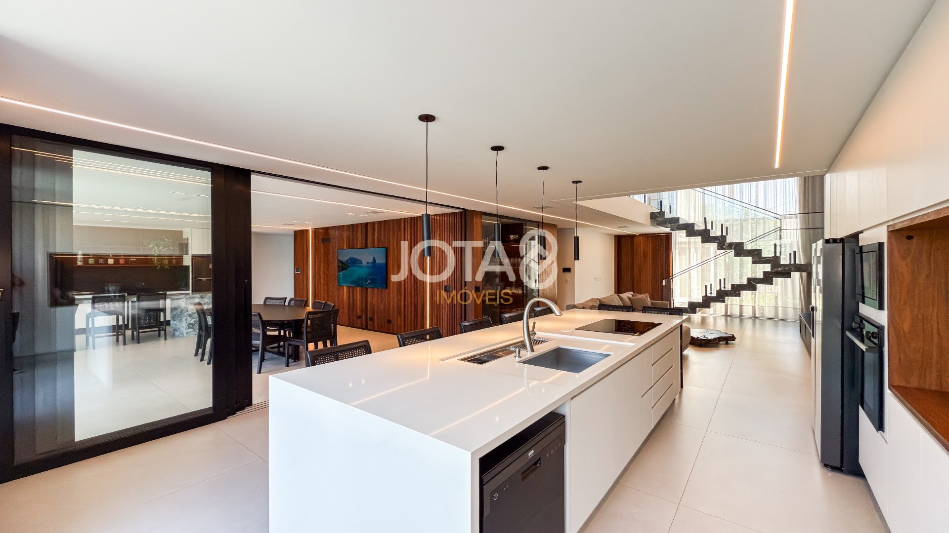 CASA NOVA, MODERNA, 3 SUÍTES, CAMPO COMPRIDO!