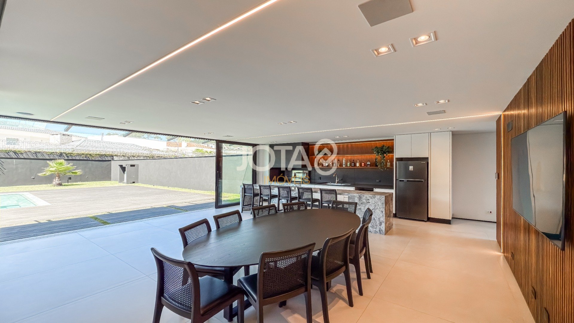 CASA NOVA, MODERNA, 3 SUÍTES, CAMPO COMPRIDO!