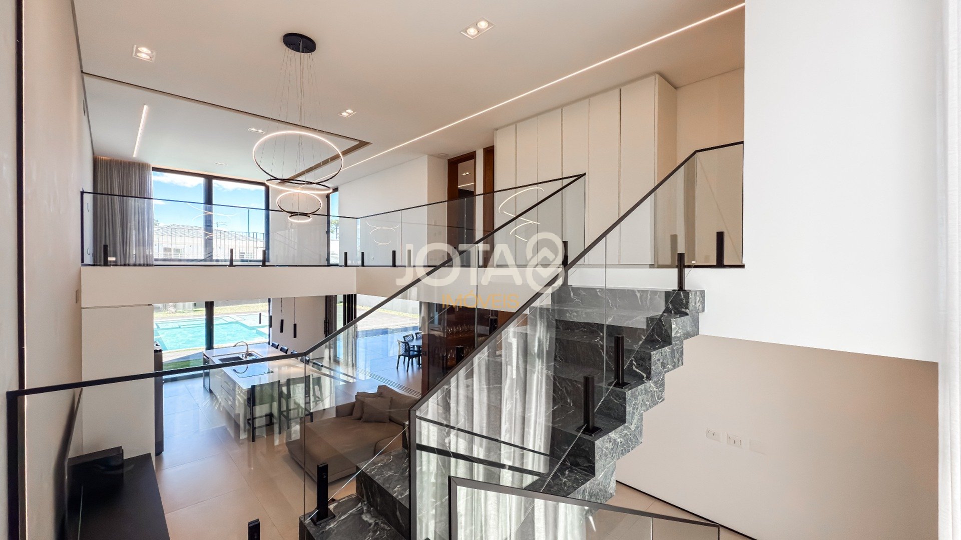 CASA NOVA, MODERNA, 3 SUÍTES, CAMPO COMPRIDO!