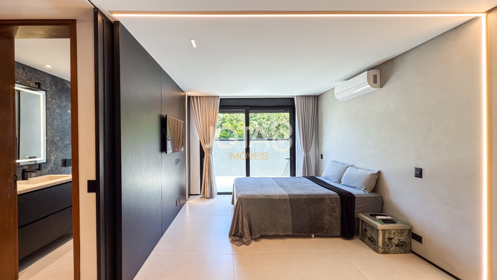 CASA NOVA, MODERNA, 3 SUÍTES, CAMPO COMPRIDO!